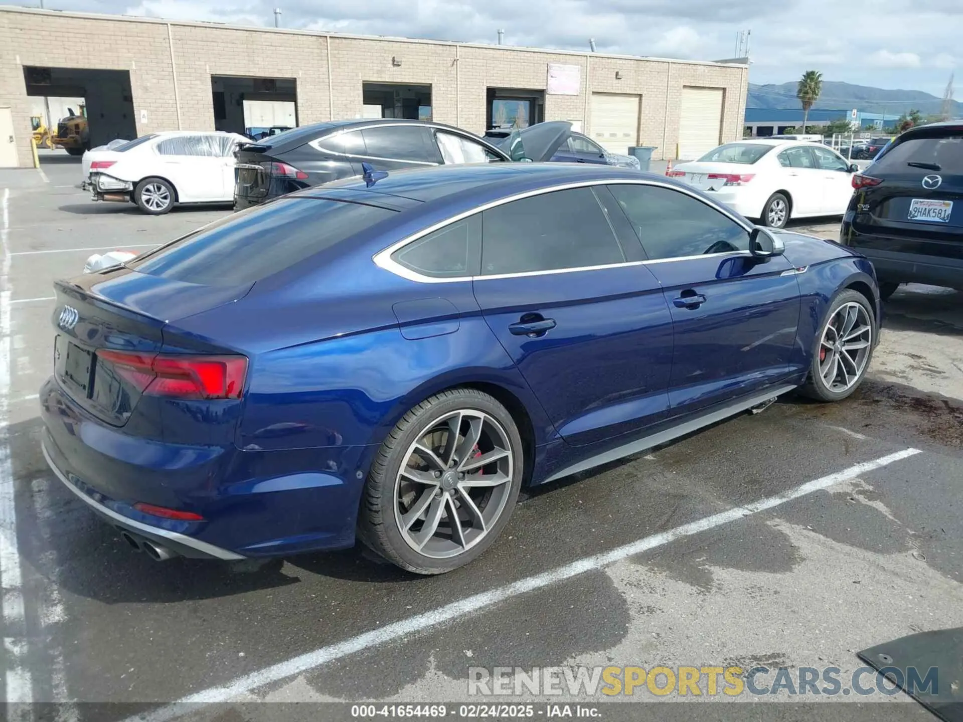 4 Photograph of a damaged car WAUC4CF56KA015053 AUDI S5 2019