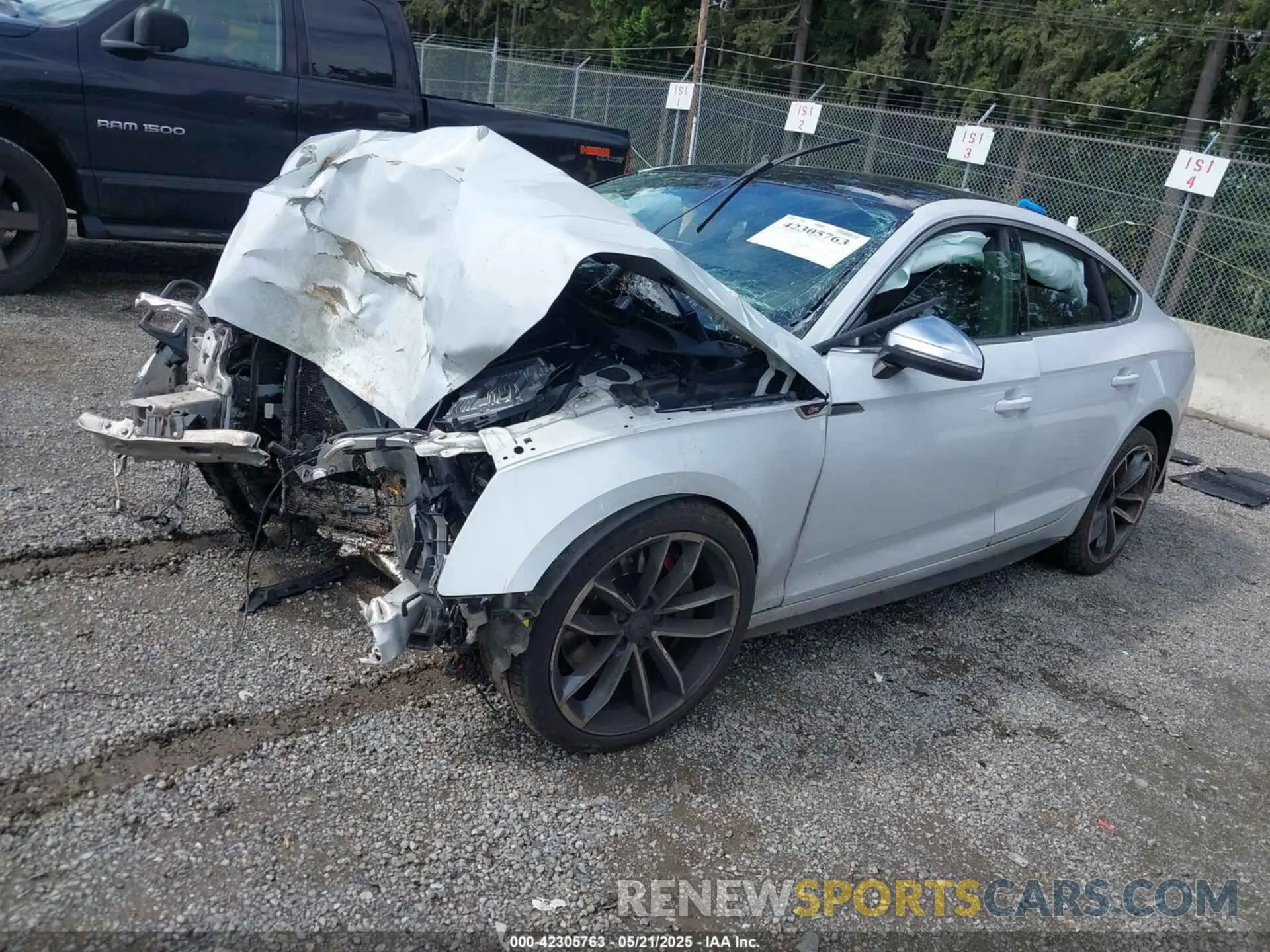 2 Фотография поврежденного автомобиля WAUC4CF59KA026631 AUDI S5 2019