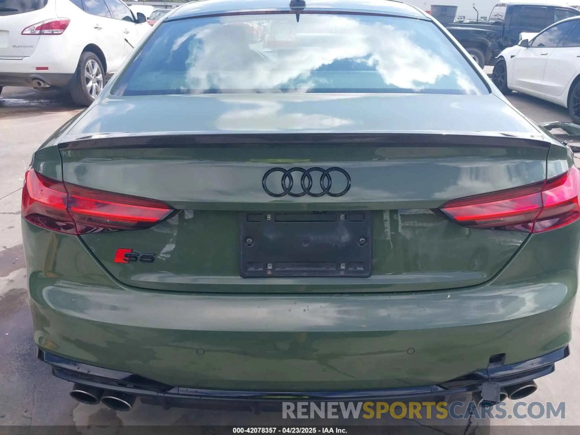 17 Photograph of a damaged car WAUP4AF55NA033974 AUDI S5 2022