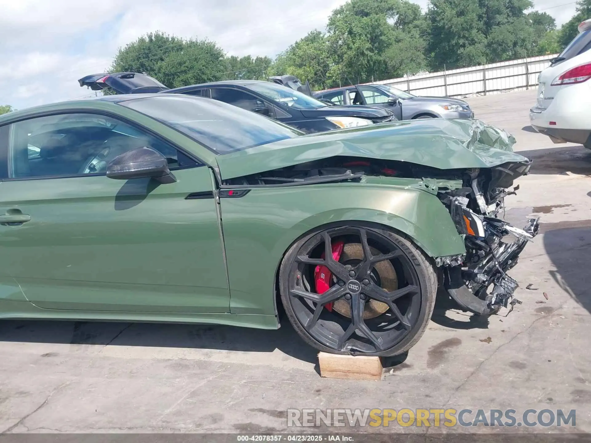 19 Photograph of a damaged car WAUP4AF55NA033974 AUDI S5 2022