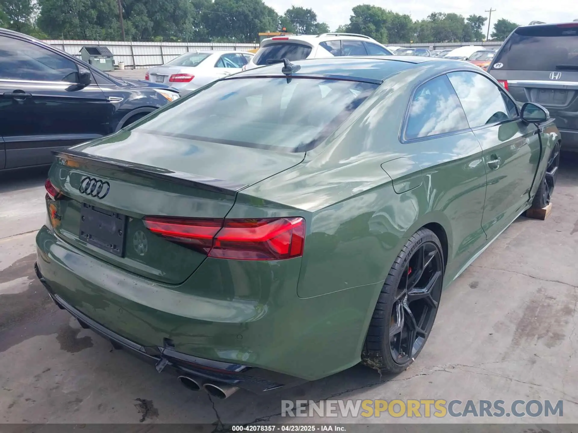 4 Photograph of a damaged car WAUP4AF55NA033974 AUDI S5 2022