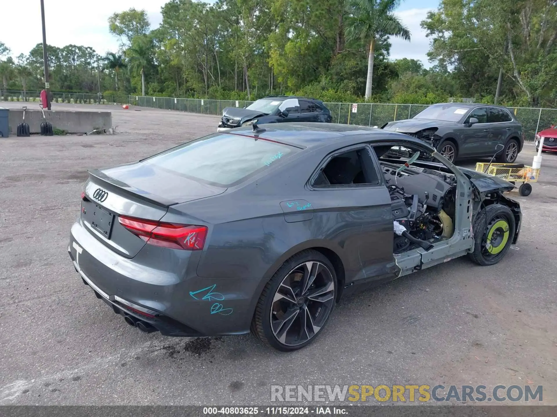4 Photograph of a damaged car WAUP4AF5XPA039188 AUDI S5 2023