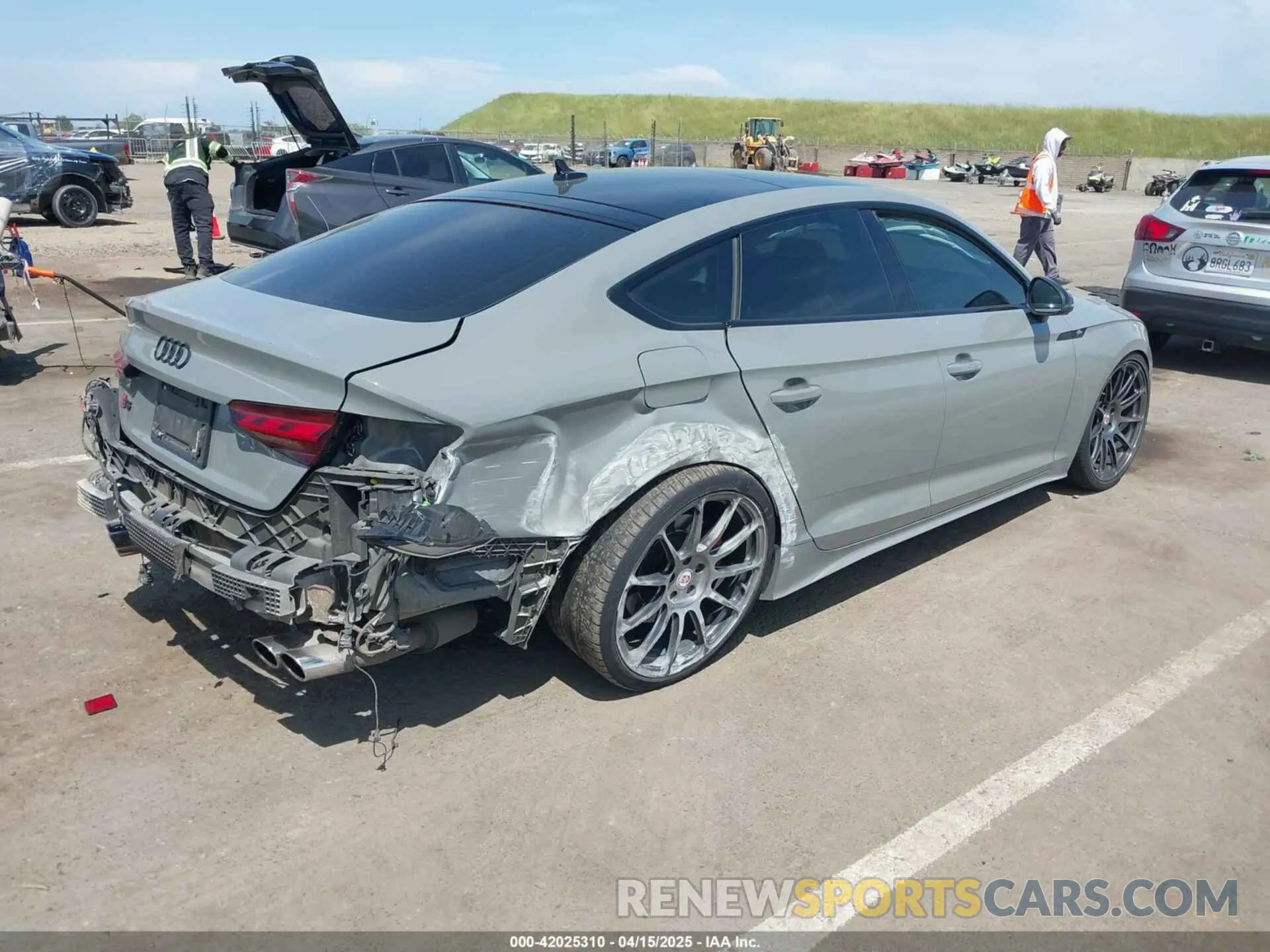 4 Photograph of a damaged car WAUB4CF52MA036853 AUDI S5 SPORTBACK 2021