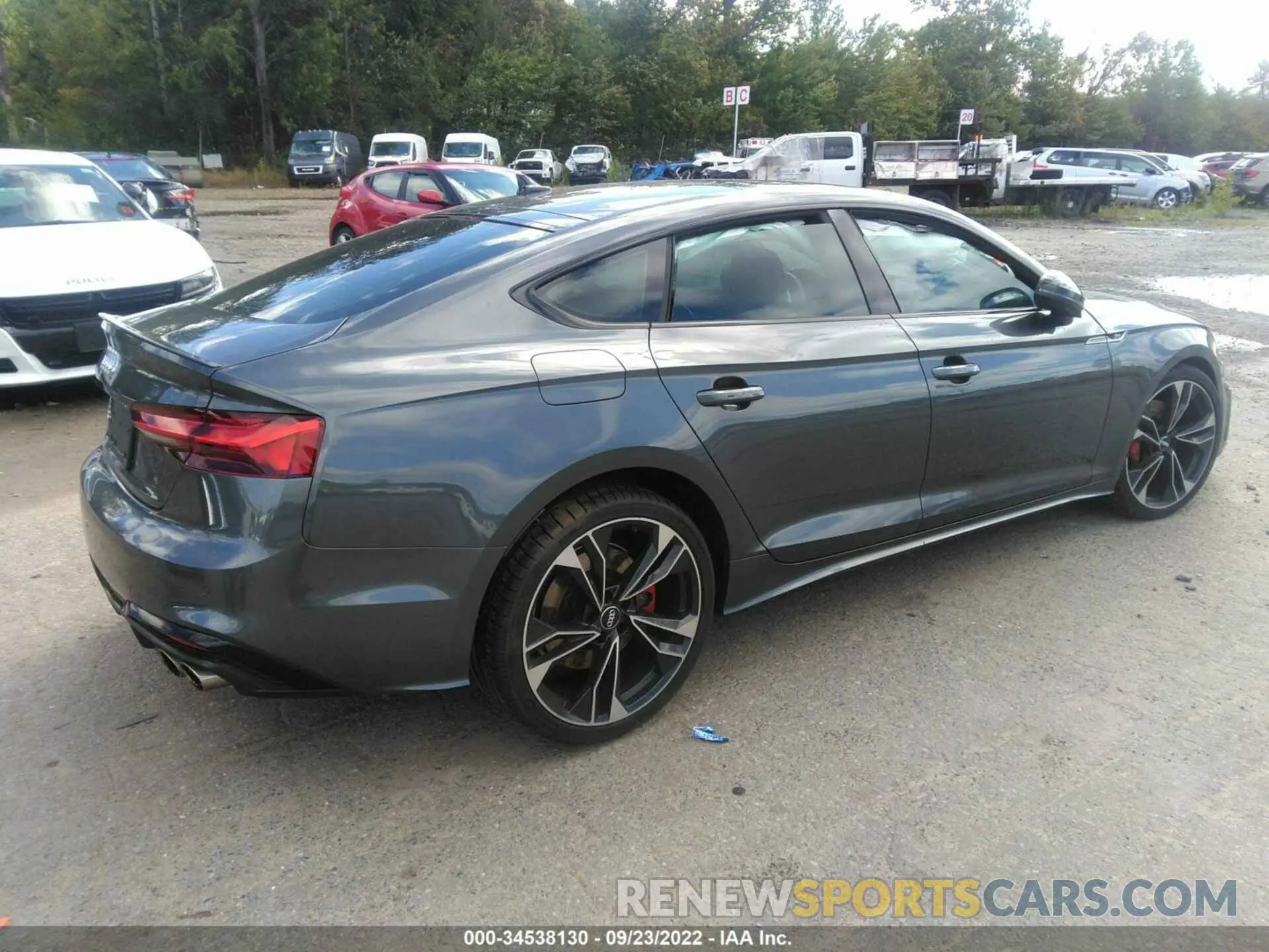 4 Photograph of a damaged car WAUC4CF50MA003631 AUDI S5 SPORTBACK 2021