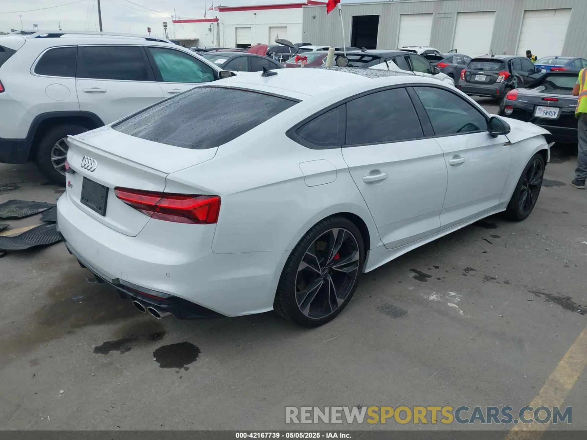 4 Photograph of a damaged car WAUC4CF50MA023197 AUDI S5 SPORTBACK 2021