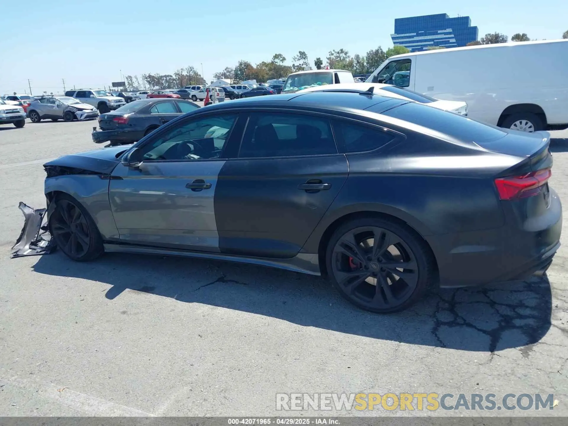 14 Photograph of a damaged car WAUC4CF58MA041642 AUDI S5 SPORTBACK 2021