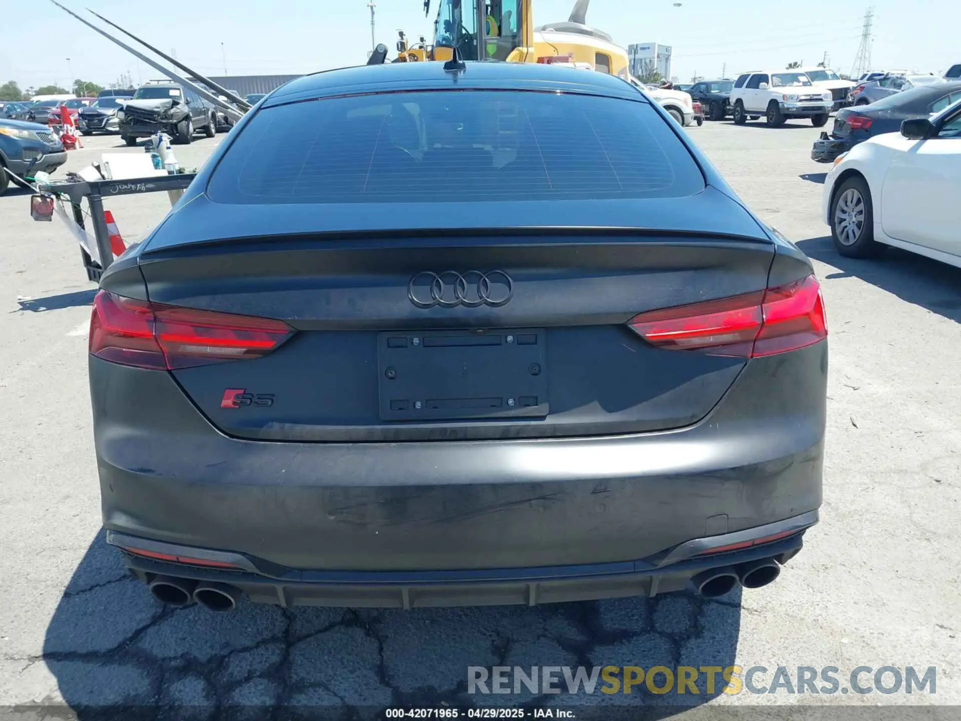 16 Photograph of a damaged car WAUC4CF58MA041642 AUDI S5 SPORTBACK 2021