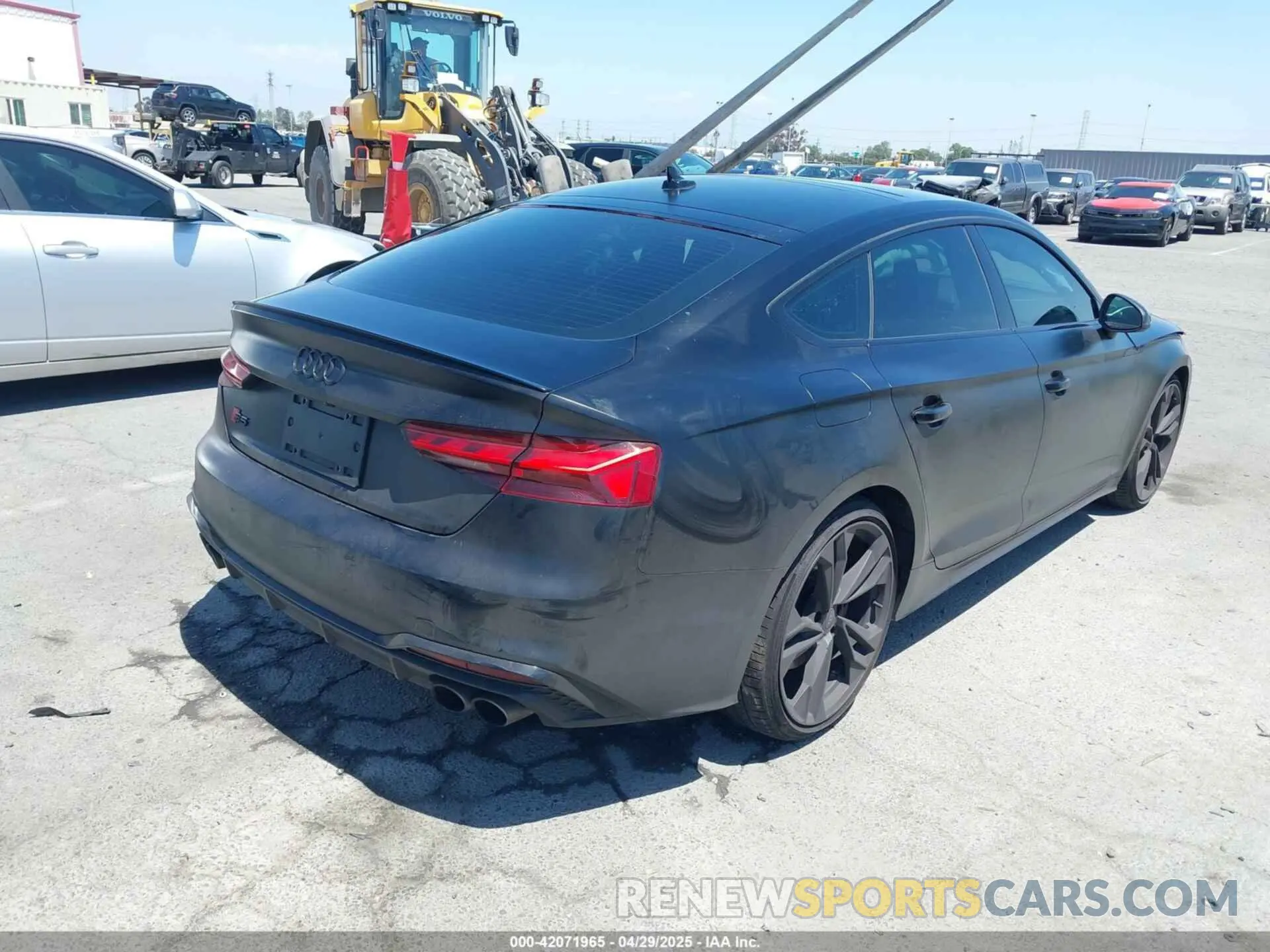 4 Photograph of a damaged car WAUC4CF58MA041642 AUDI S5 SPORTBACK 2021