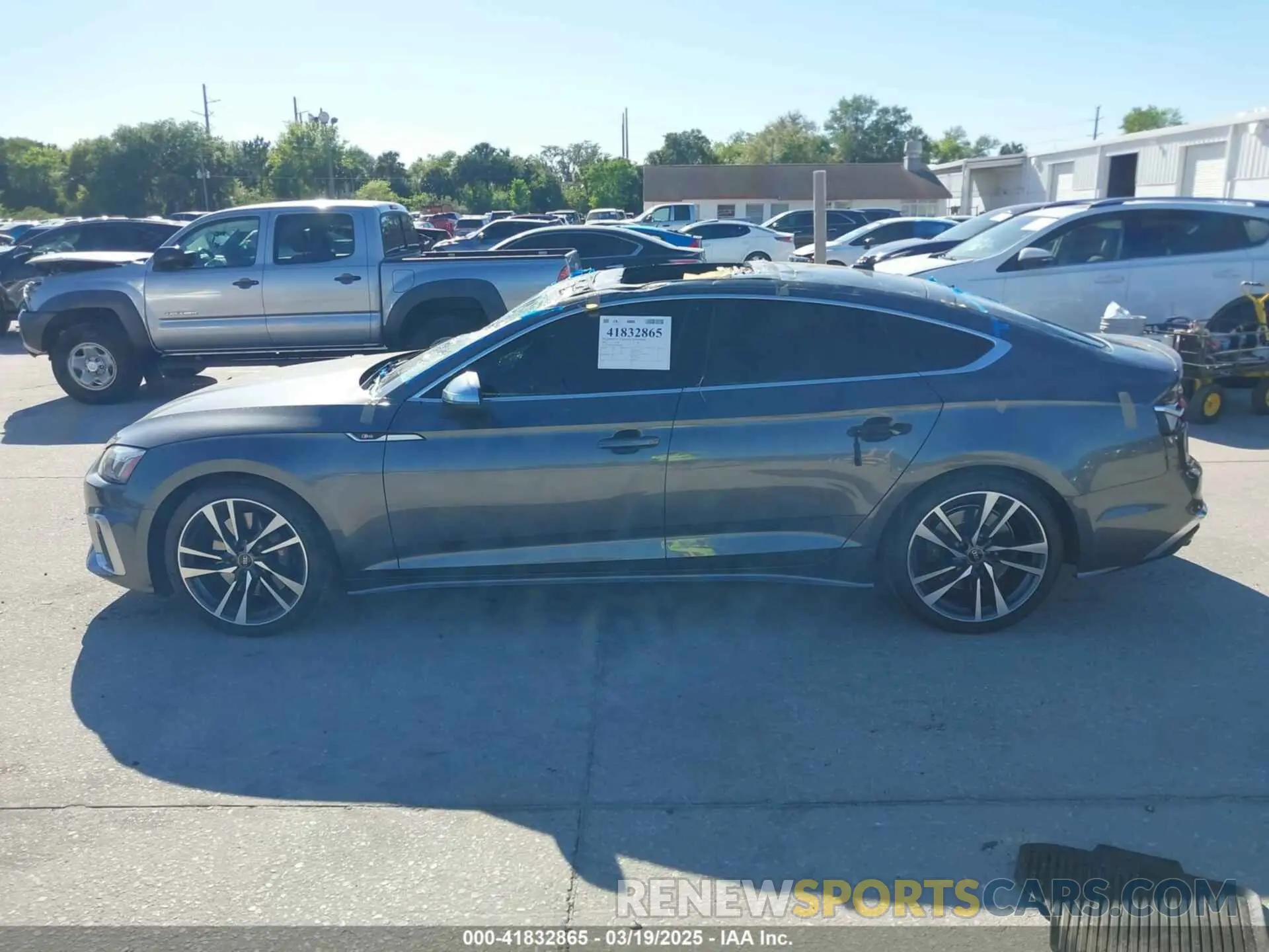 14 Фотография поврежденного автомобиля WAUA4CF59NA032604 AUDI S5 SPORTBACK 2022