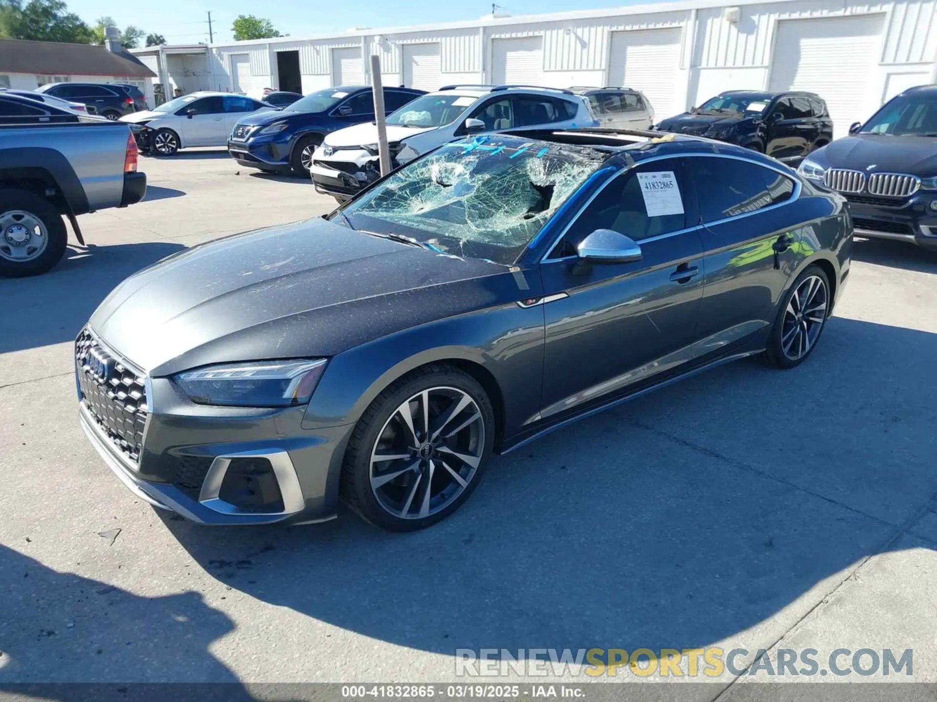 2 Фотография поврежденного автомобиля WAUA4CF59NA032604 AUDI S5 SPORTBACK 2022