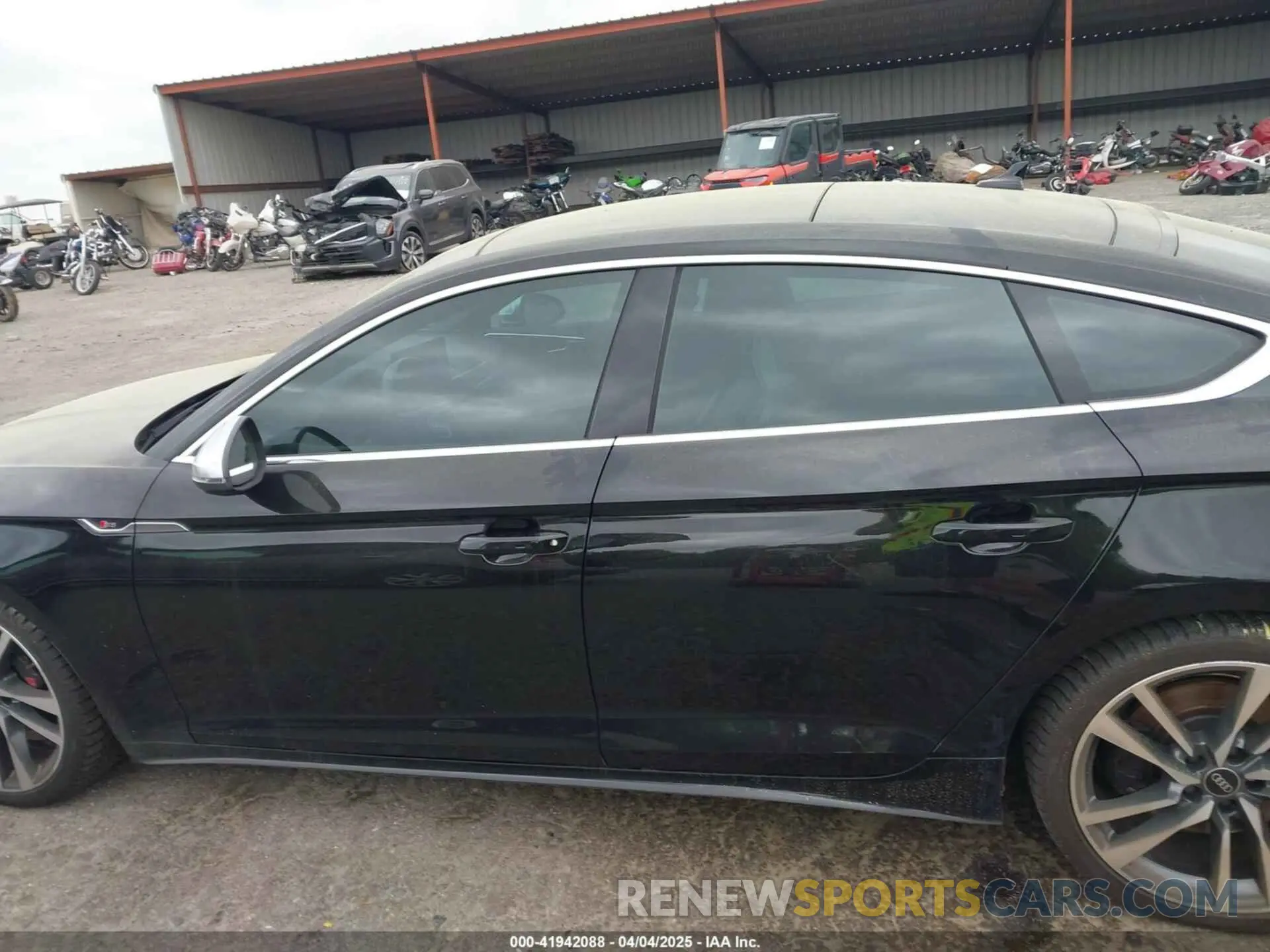 14 Photograph of a damaged car WAUB4CF57NA035232 AUDI S5 SPORTBACK 2022