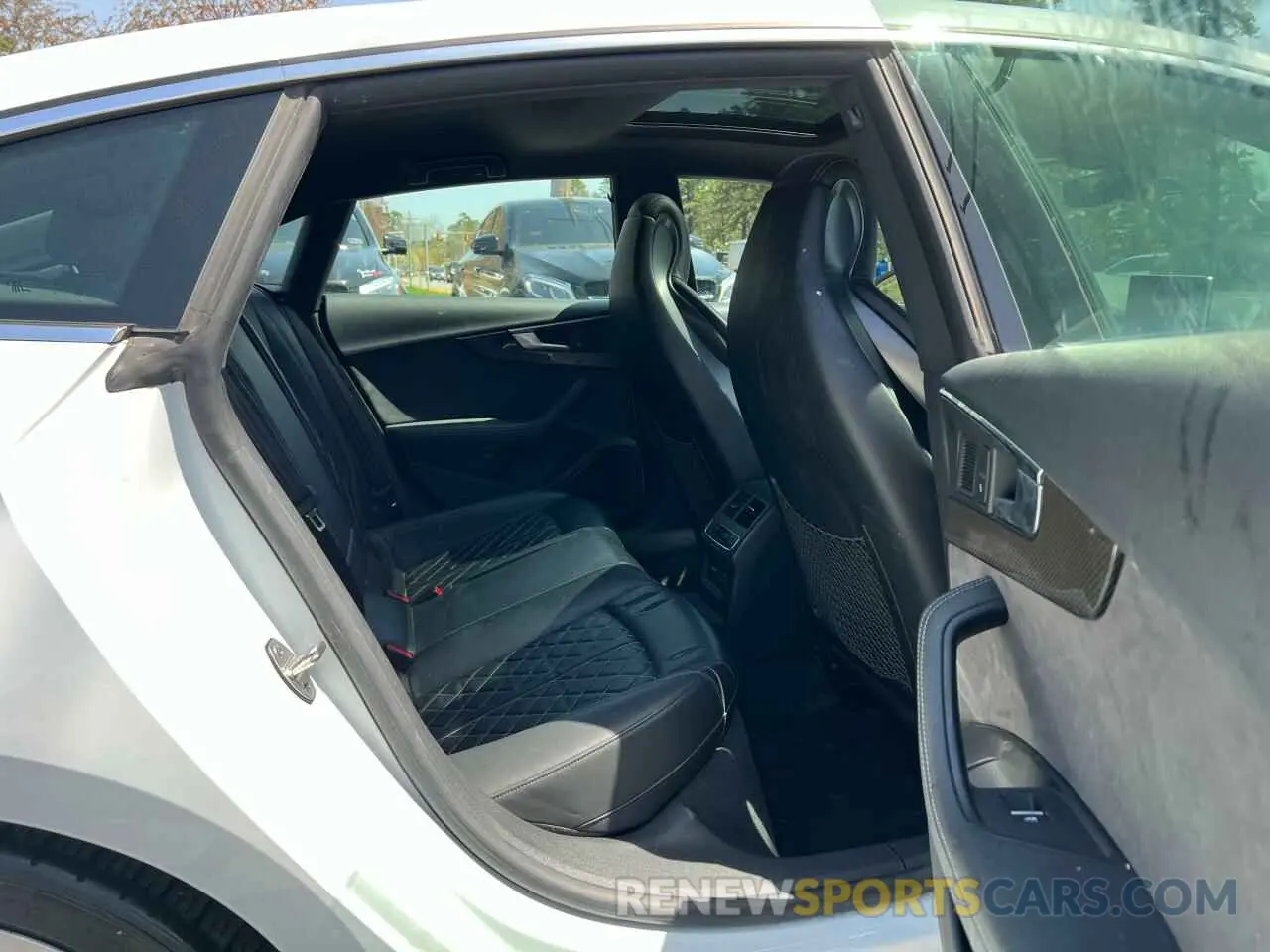 6 Photograph of a damaged car WAUB4CF52KA016552 AUDI S5/RS5 2019