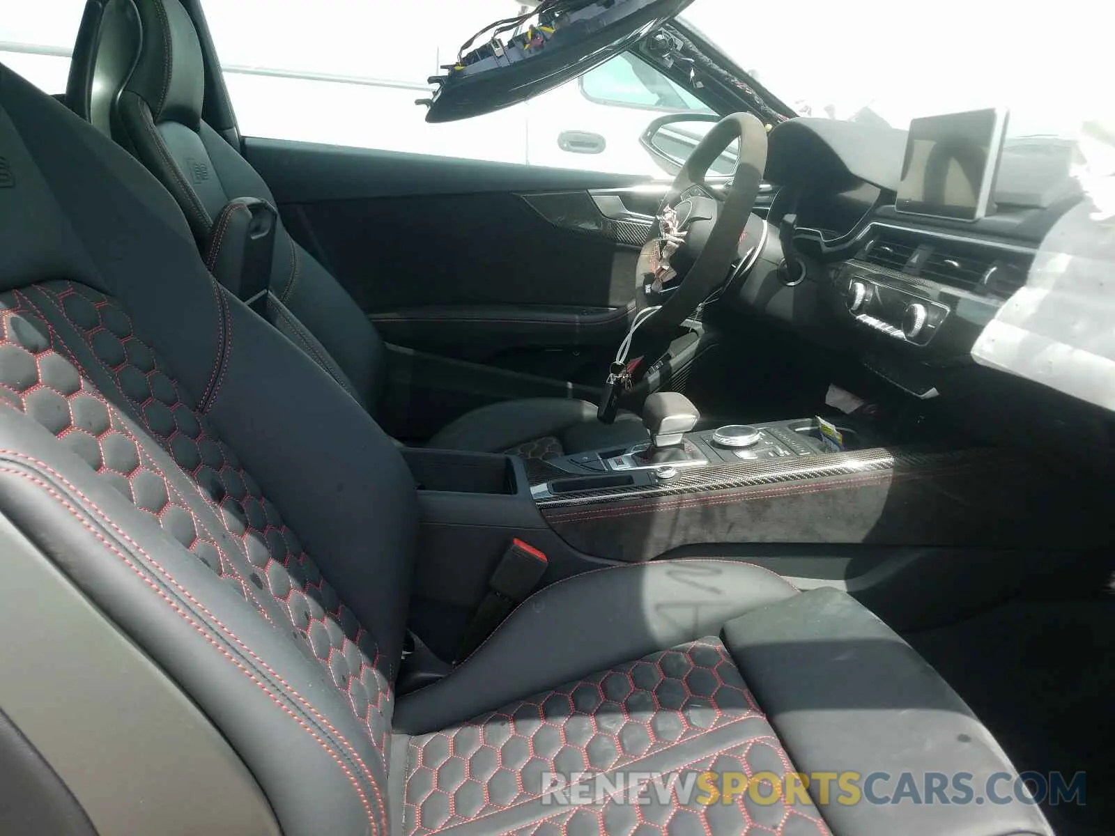 5 Photograph of a damaged car WUAPWAF56KA907745 AUDI S5/RS5 2019