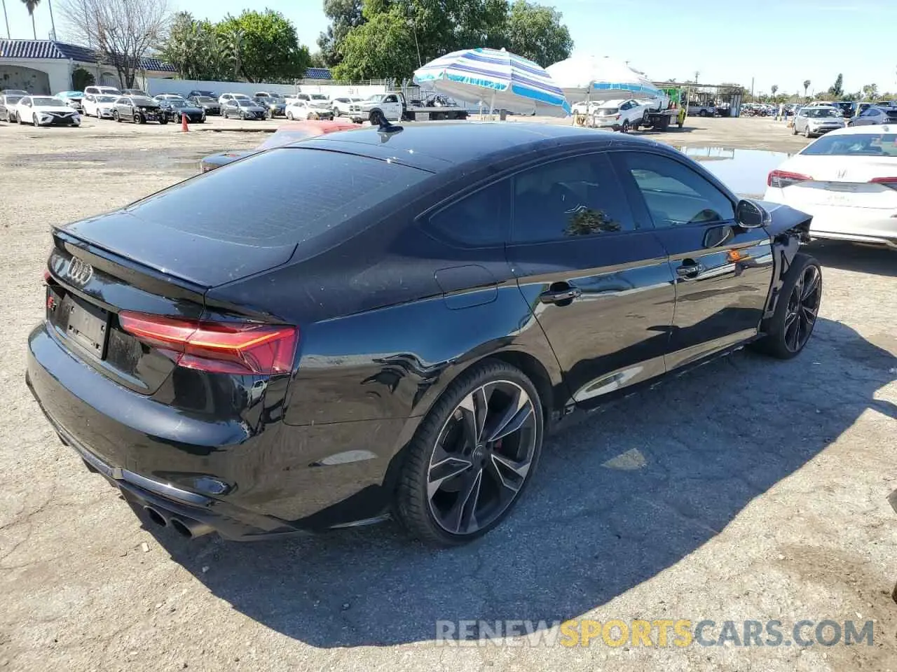 3 Photograph of a damaged car WAUC4CF58MA005367 AUDI S5/RS5 2021