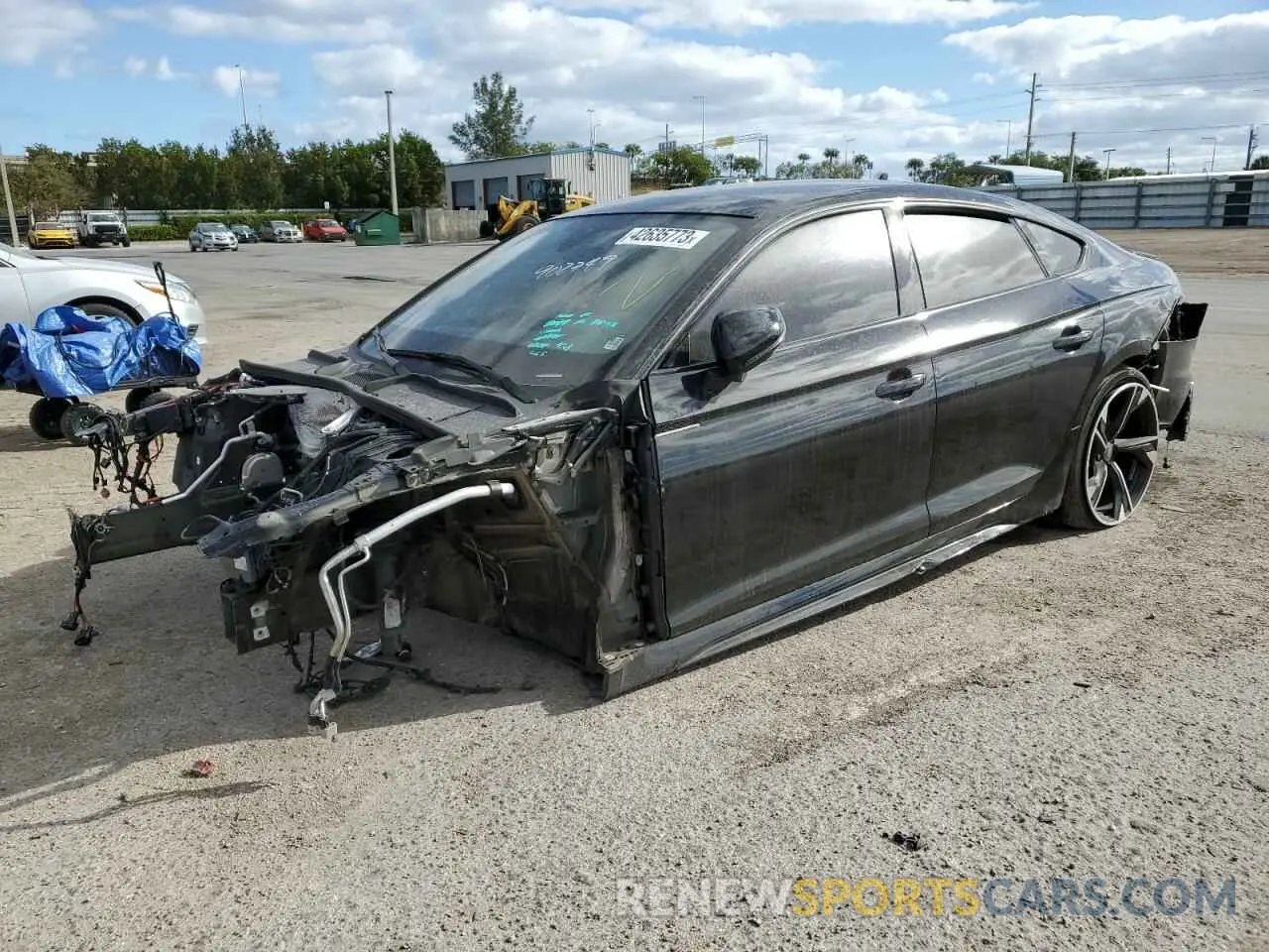 1 Фотография поврежденного автомобиля WUAAWCF55MA902749 AUDI S5/RS5 2021