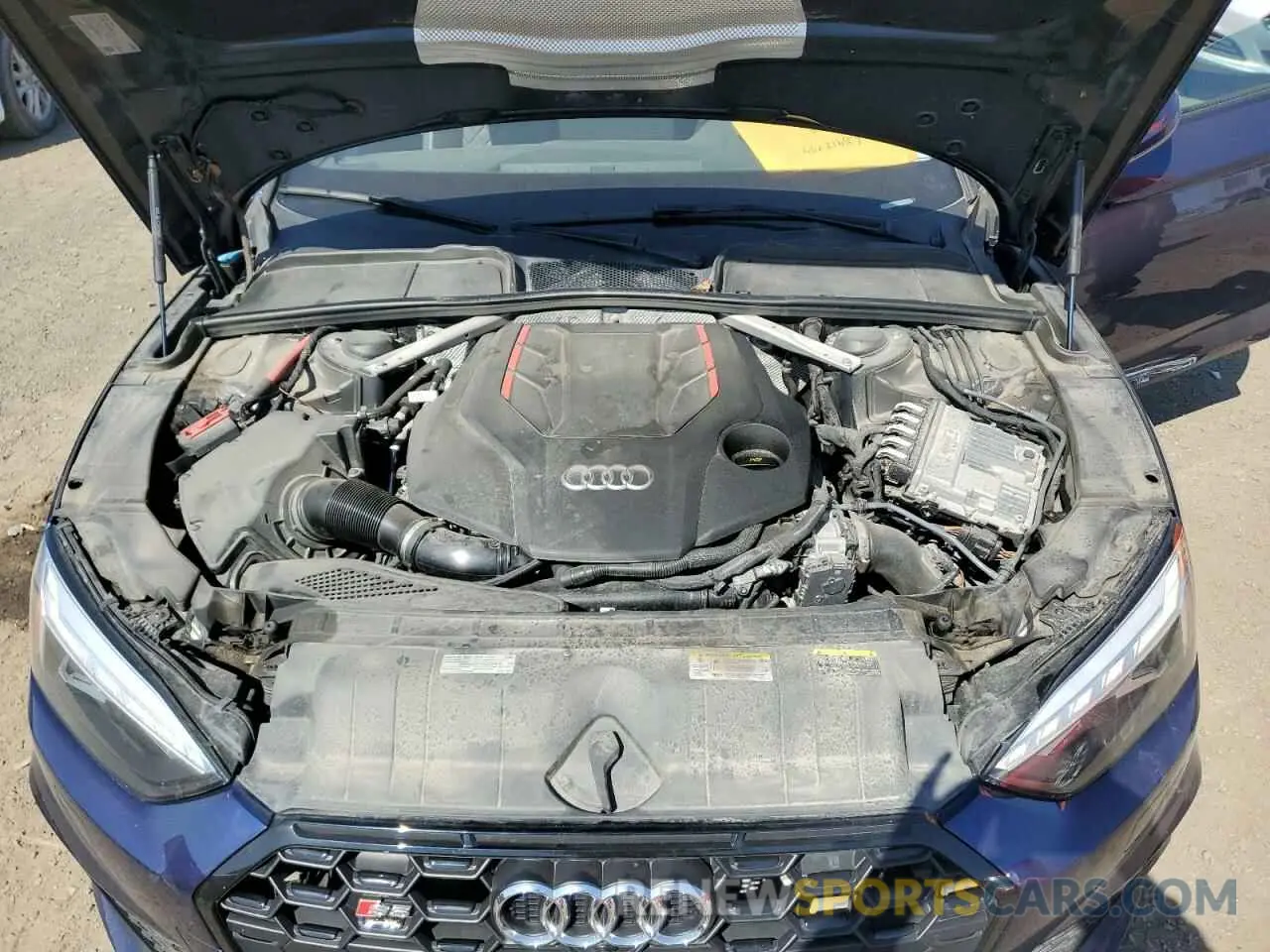 11 Photograph of a damaged car WAUB4CF5XNA004184 AUDI S5/RS5 2022