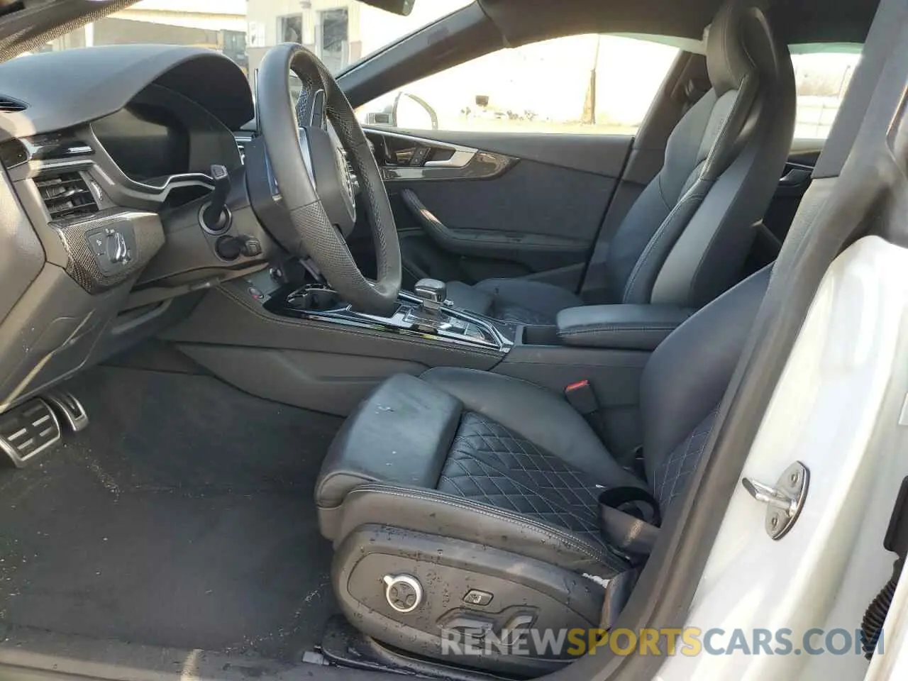 7 Фотография поврежденного автомобиля WAUC4CF54RA036400 AUDI S5/RS5 2024
