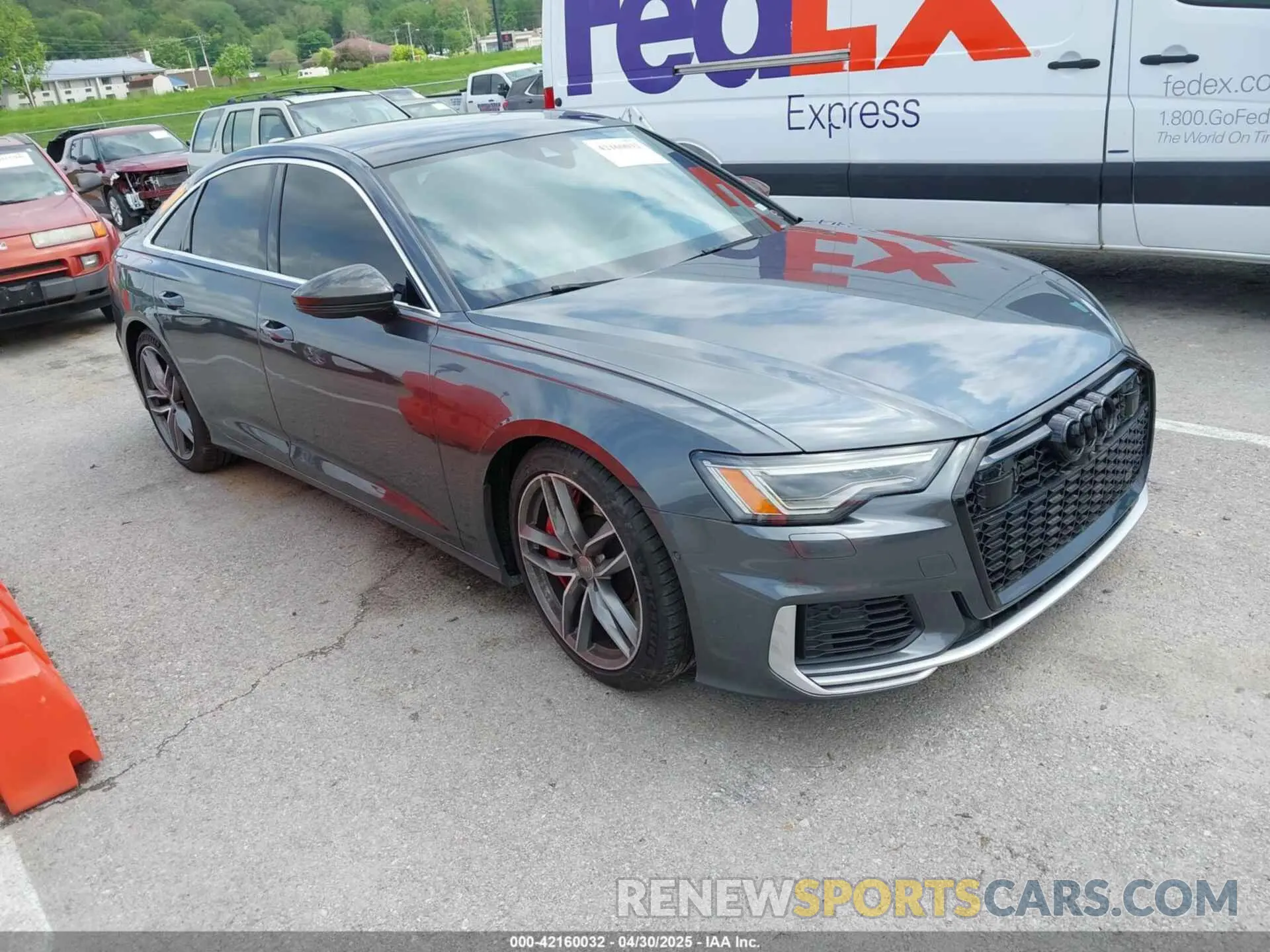 1 Фотография поврежденного автомобиля WAUDFAF28LN037283 AUDI S6 2020