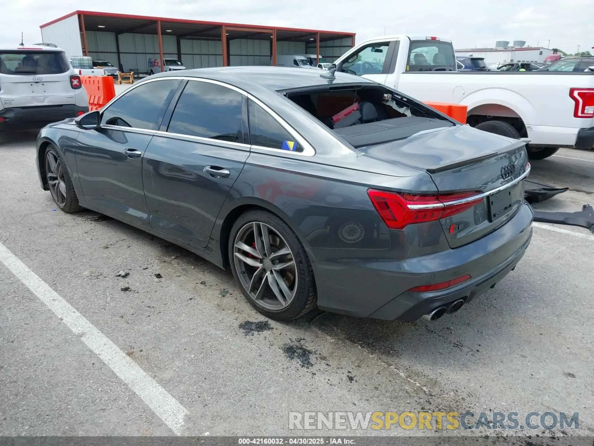 3 Фотография поврежденного автомобиля WAUDFAF28LN037283 AUDI S6 2020