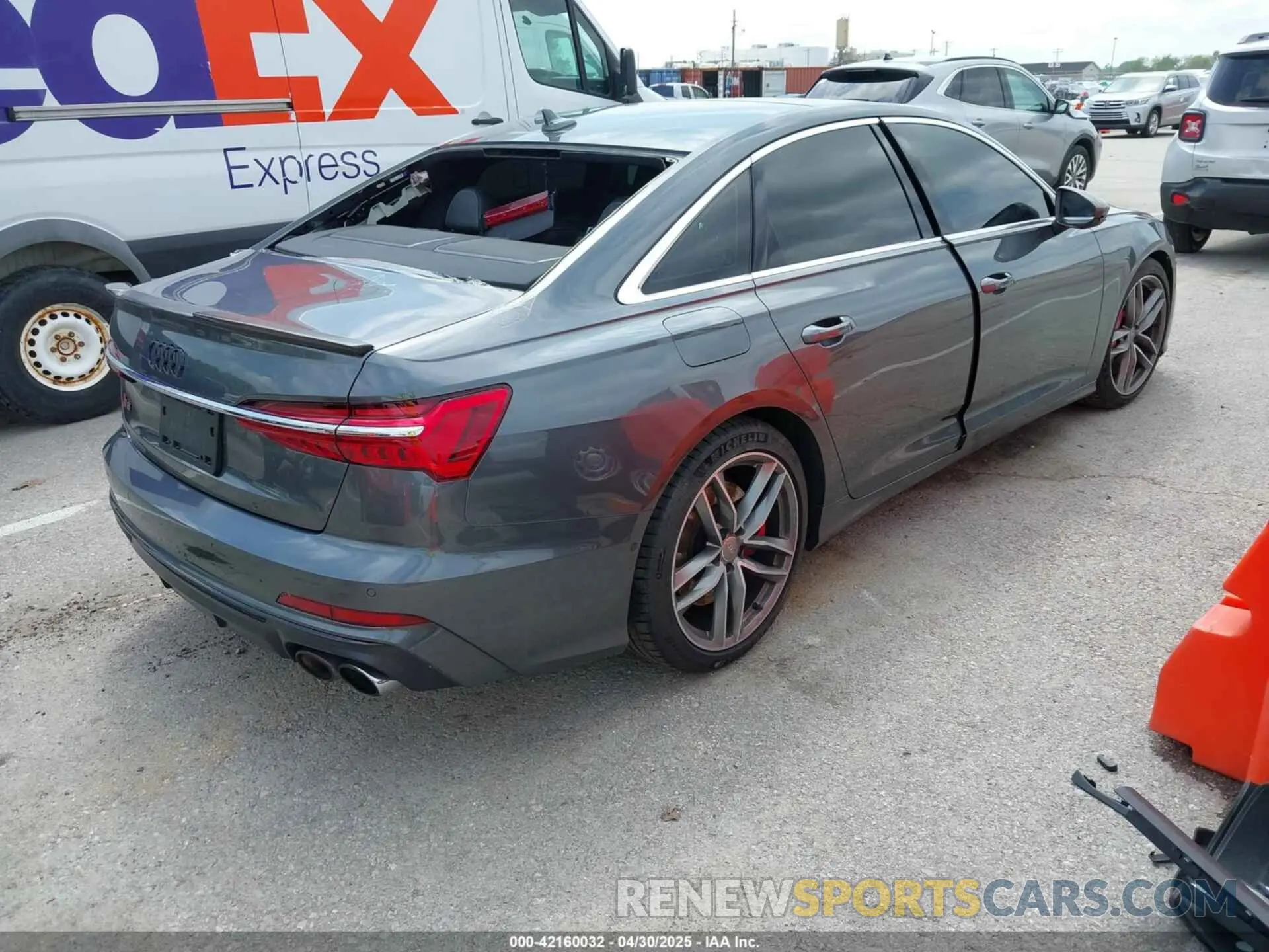 4 Фотография поврежденного автомобиля WAUDFAF28LN037283 AUDI S6 2020