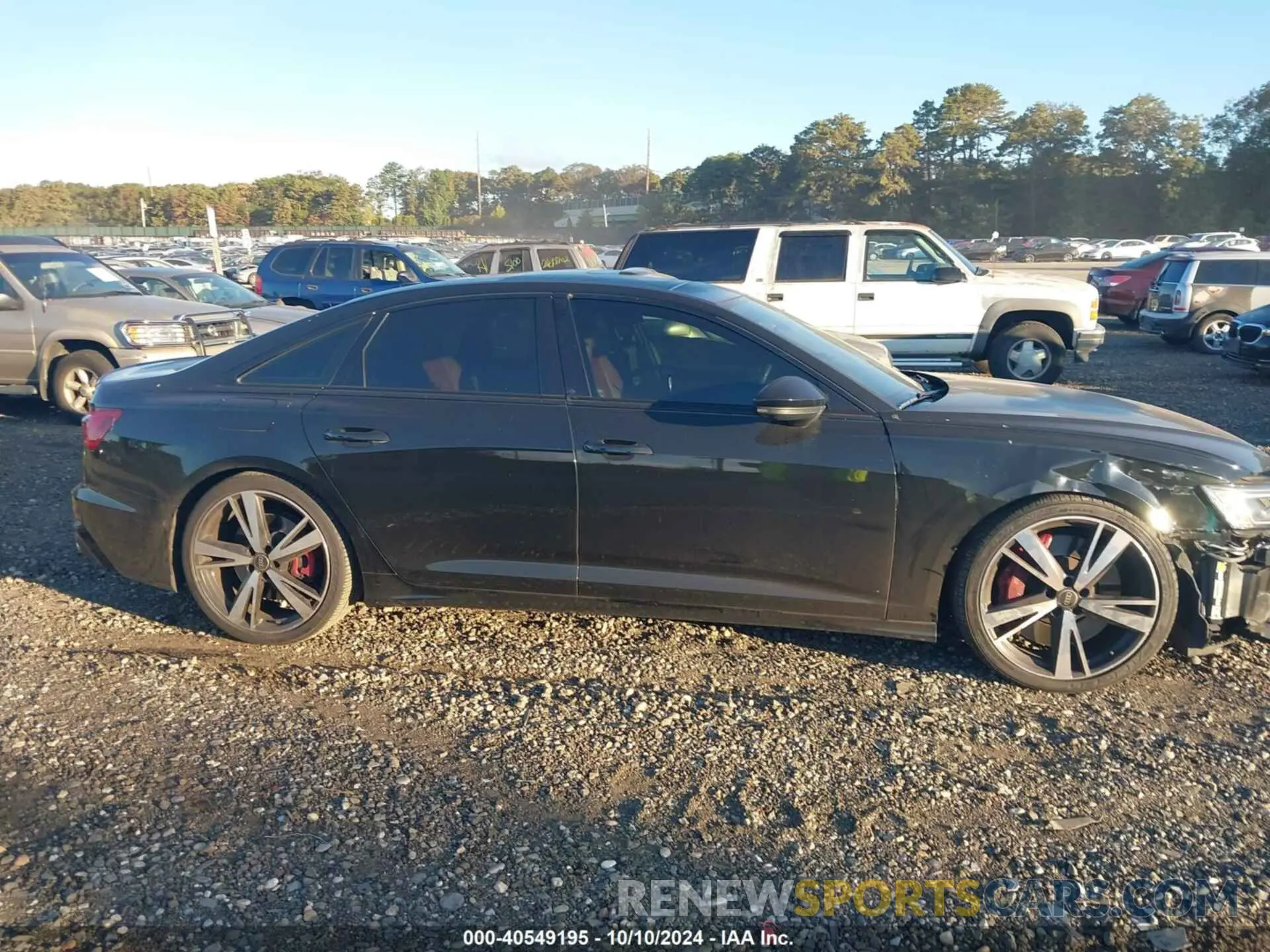 13 Photograph of a damaged car WAUDFBF24NN022224 AUDI S6 2022