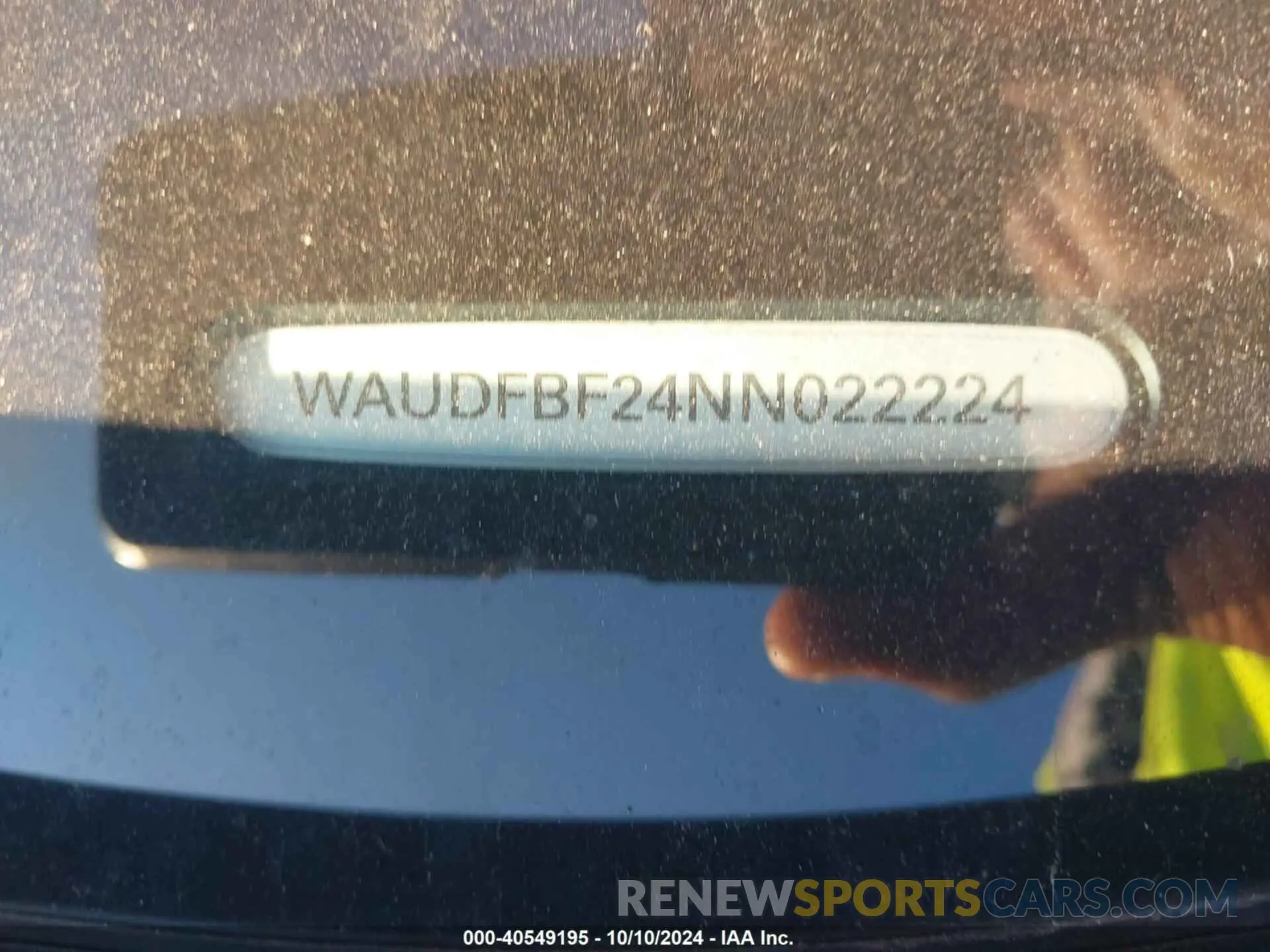 17 Photograph of a damaged car WAUDFBF24NN022224 AUDI S6 2022