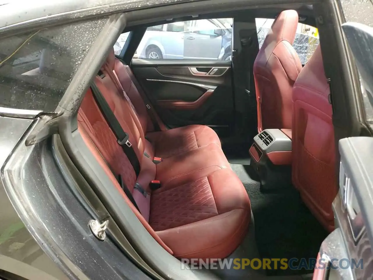 10 Photograph of a damaged car WAUSFAF24LN020228 AUDI S7/RS7 2020