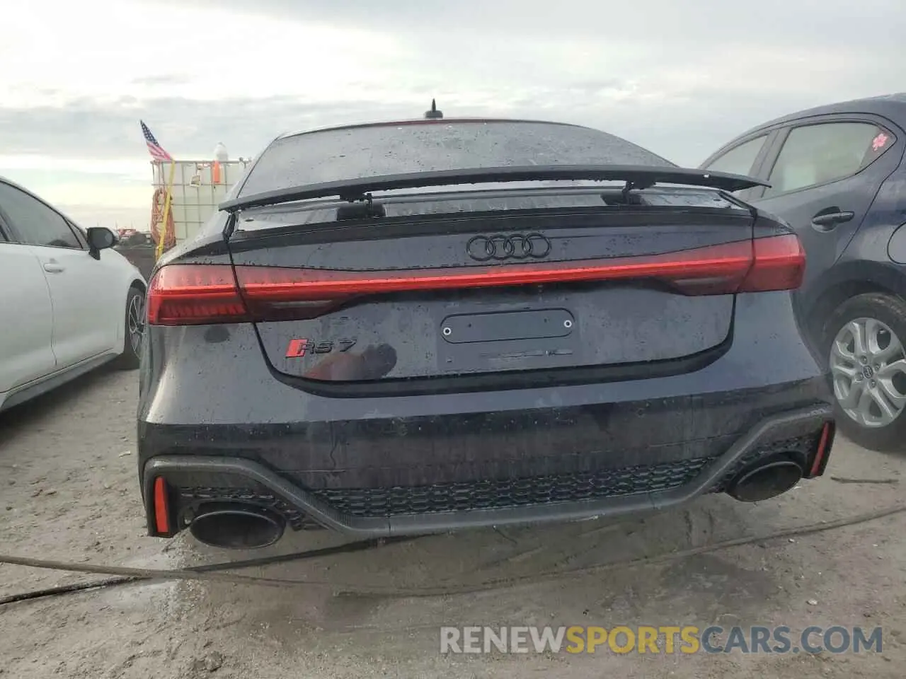 6 Photograph of a damaged car WUAPCBF25MN907221 AUDI S7/RS7 2021