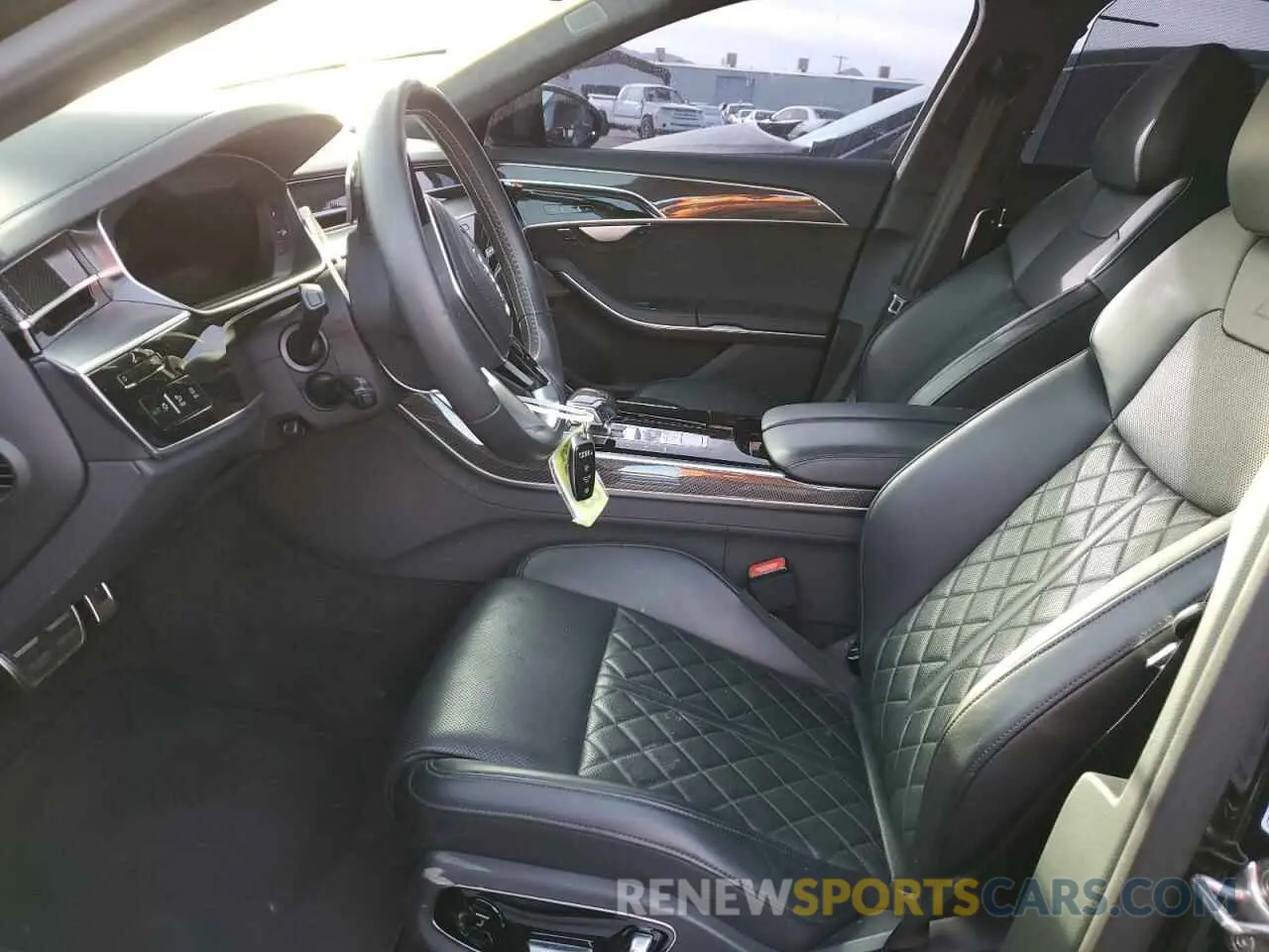 7 Photograph of a damaged car WAU8SAF89LN013818 AUDI S8 2020