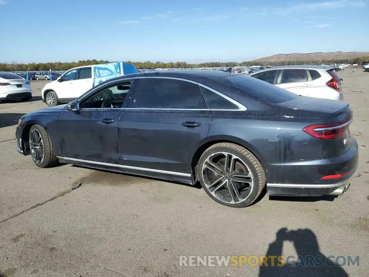 2 Photograph of a damaged car WAU8SAF85MN022517 AUDI S8 2021