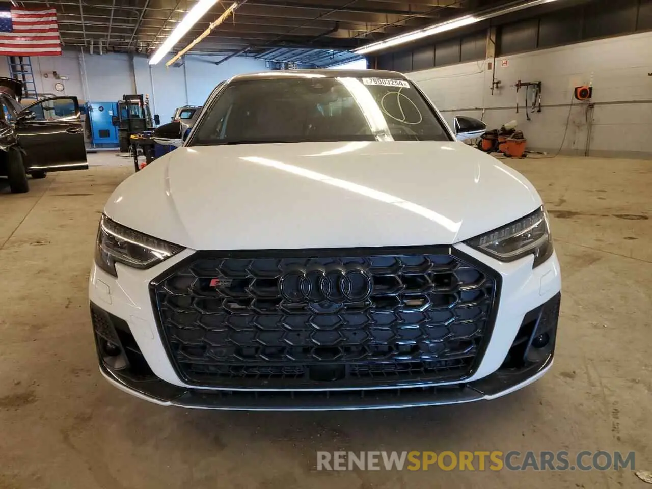 5 Photograph of a damaged car WAULSBF83NN008651 AUDI S8 2022