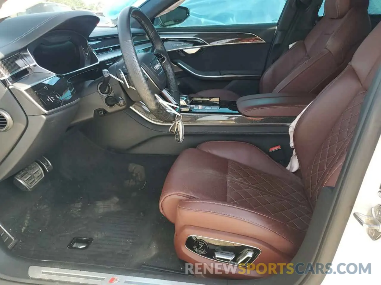 7 Photograph of a damaged car WAULSBF83NN008651 AUDI S8 2022