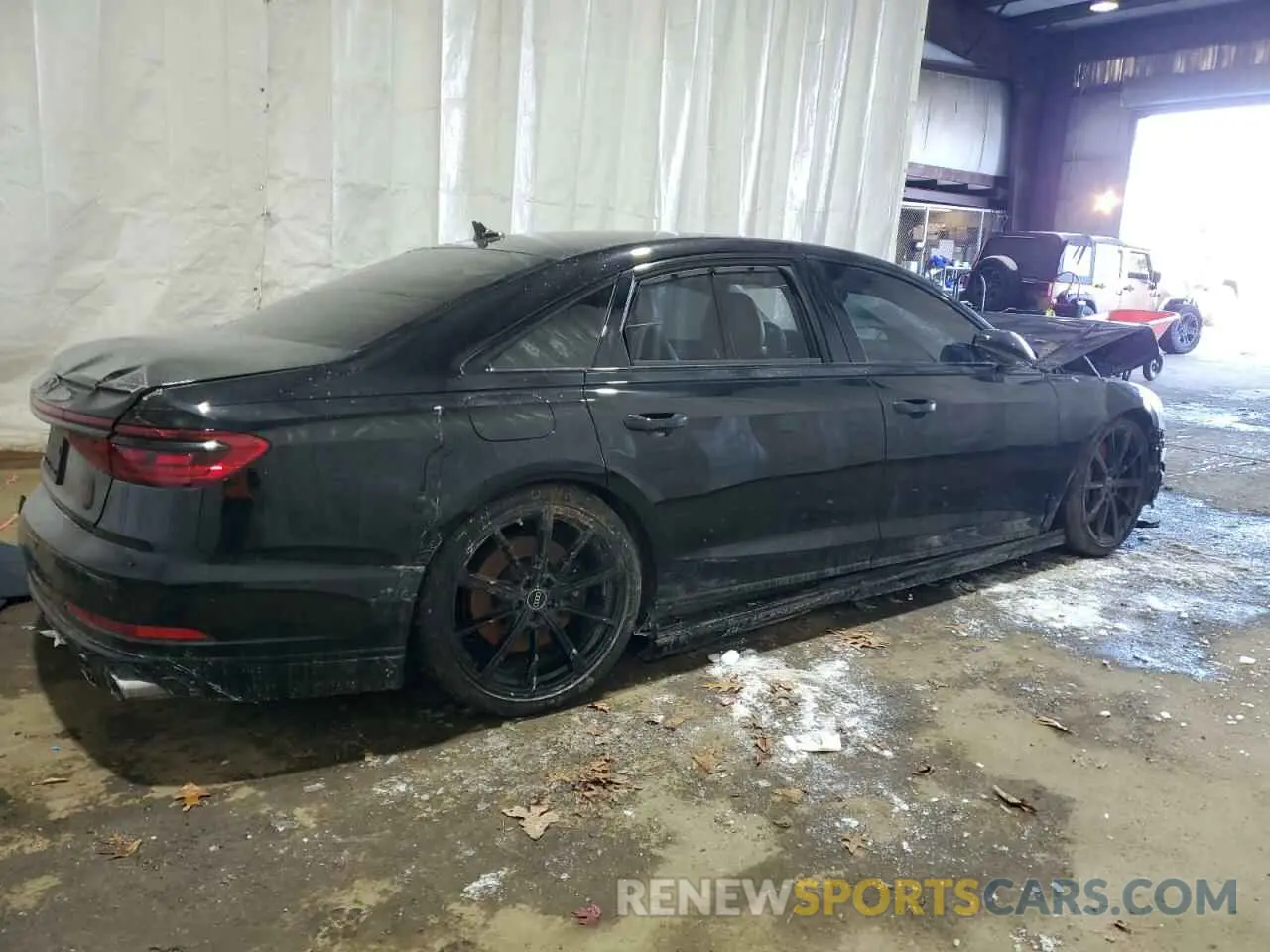 3 Фотография поврежденного автомобиля WAULSAF8XPN002083 AUDI S8 2023