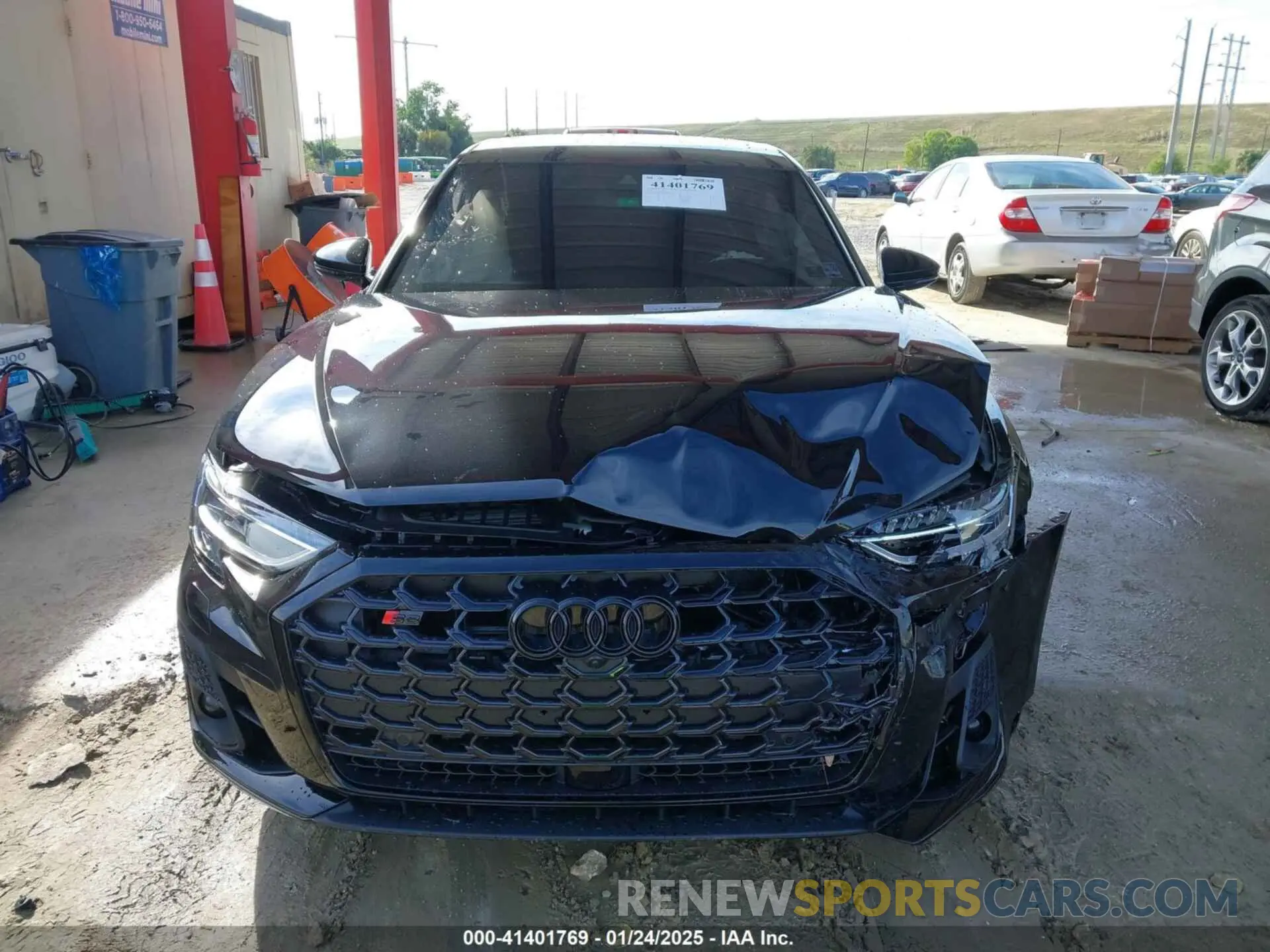 12 Фотография поврежденного автомобиля WAULSAF86RN013889 AUDI S8 2024
