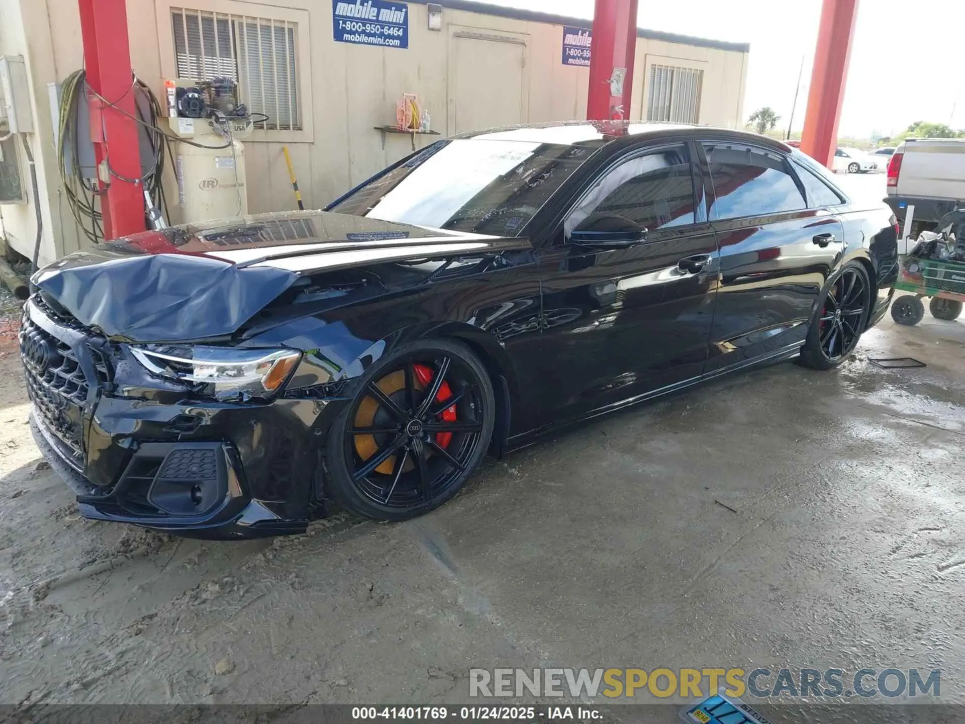 2 Фотография поврежденного автомобиля WAULSAF86RN013889 AUDI S8 2024