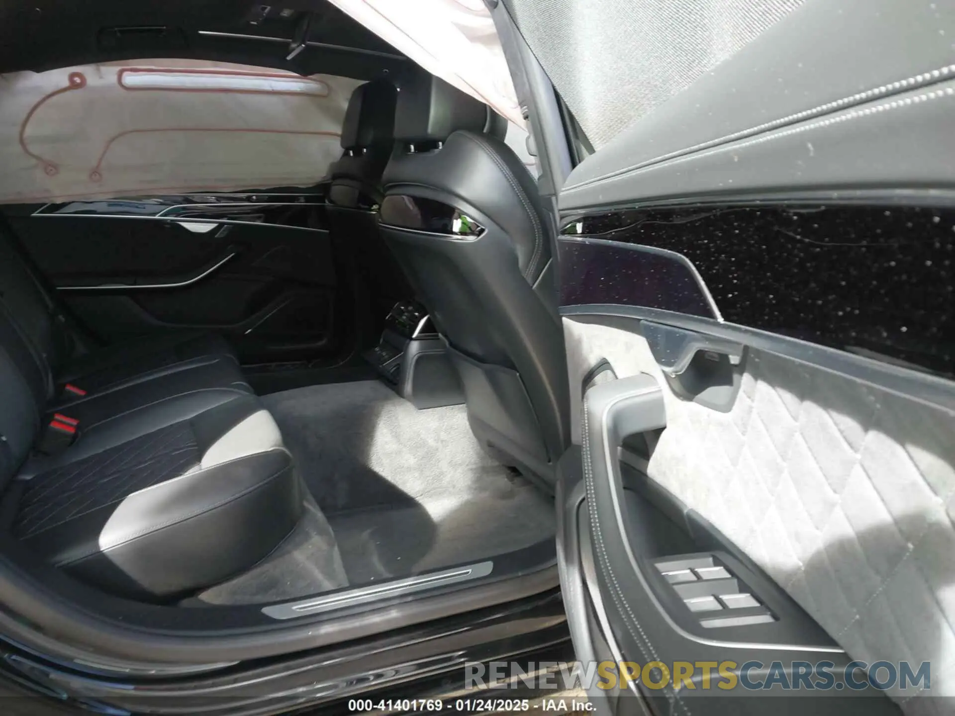 8 Фотография поврежденного автомобиля WAULSAF86RN013889 AUDI S8 2024