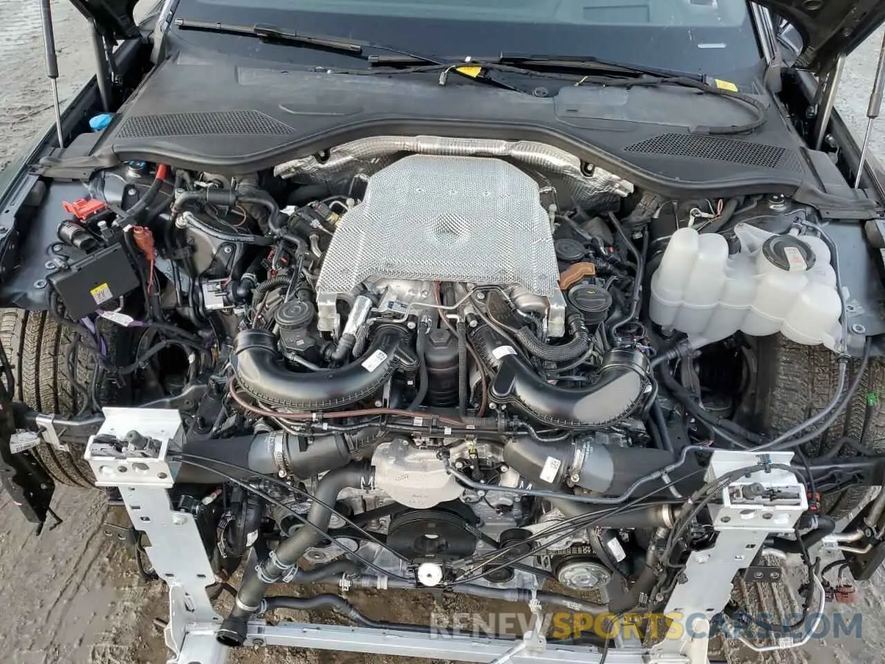 11 Фотография поврежденного автомобиля WAULSBF88RN010711 AUDI S8 2024