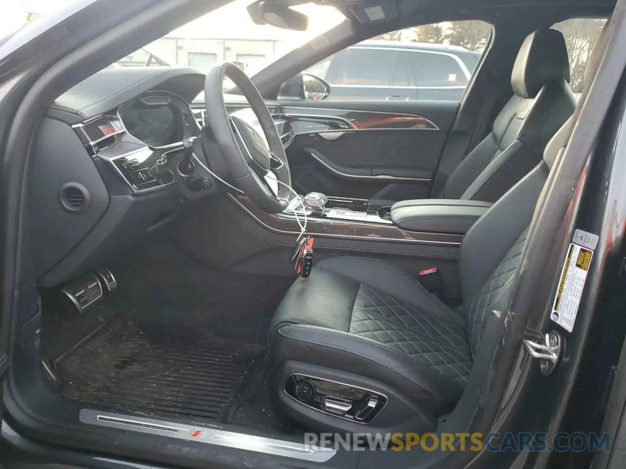 7 Фотография поврежденного автомобиля WAULSBF88RN010711 AUDI S8 2024