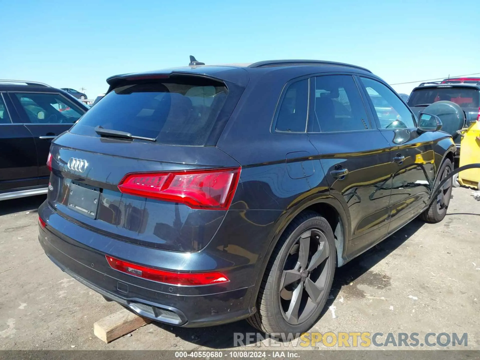 4 Photograph of a damaged car WA1B4AFY0K2002994 AUDI SQ5 2019