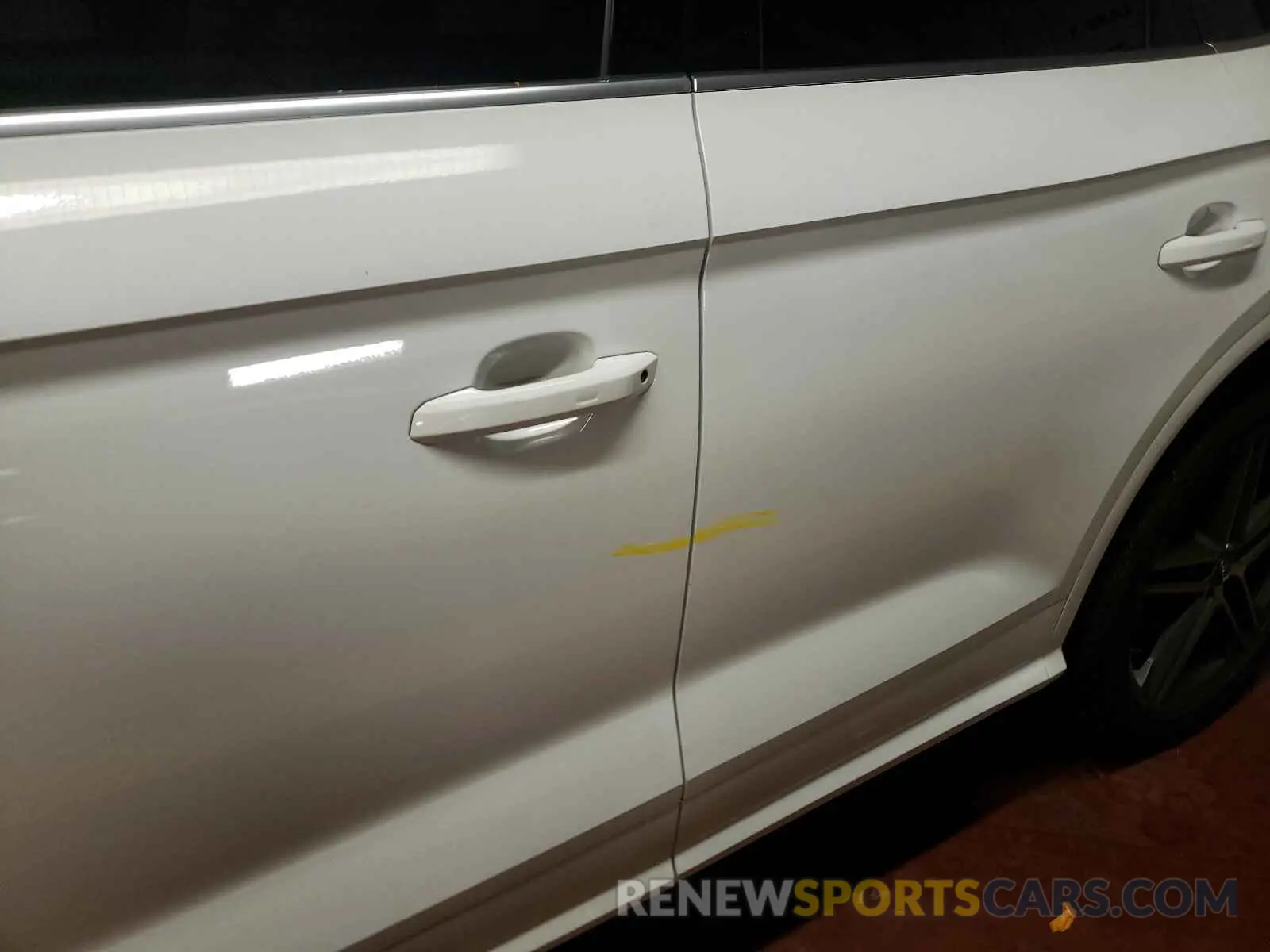 9 Photograph of a damaged car WA1B4AFY0K2071538 AUDI SQ5 2019