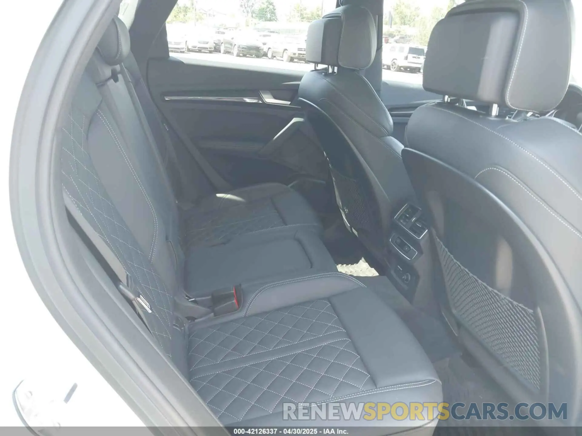 8 Фотография поврежденного автомобиля WA1B4AFY4K2002089 AUDI SQ5 2019