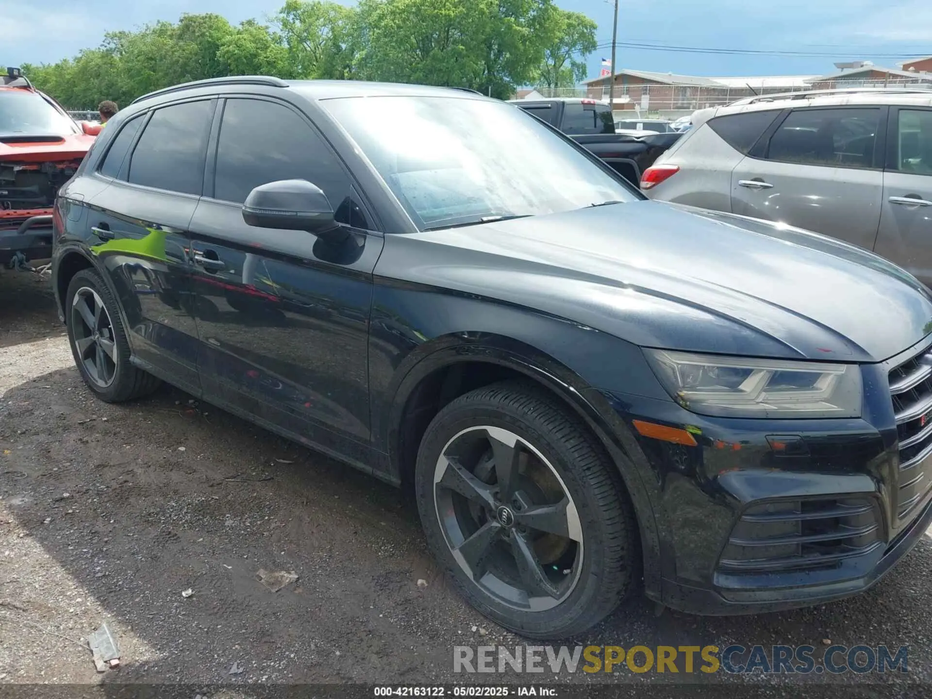 1 Фотография поврежденного автомобиля WA1B4AFY4K2070490 AUDI SQ5 2019