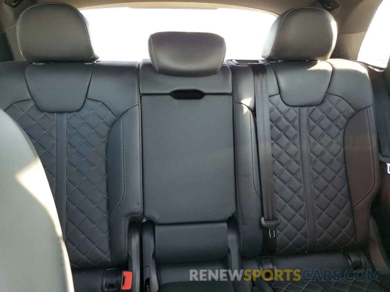 10 Photograph of a damaged car WA1B4AFY5K2033996 AUDI SQ5 2019