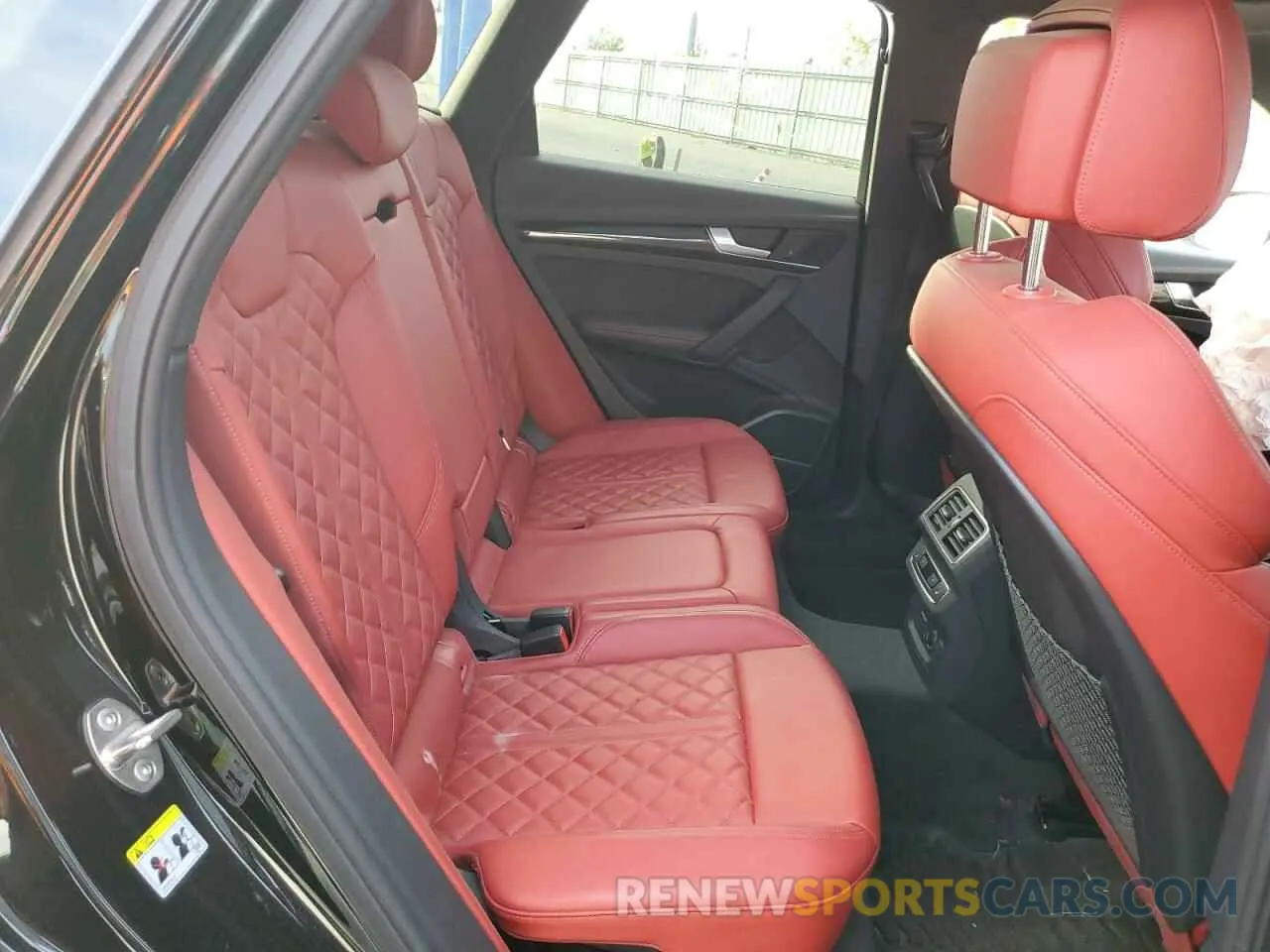 11 Photograph of a damaged car WA1B4AFY5K2049695 AUDI SQ5 2019