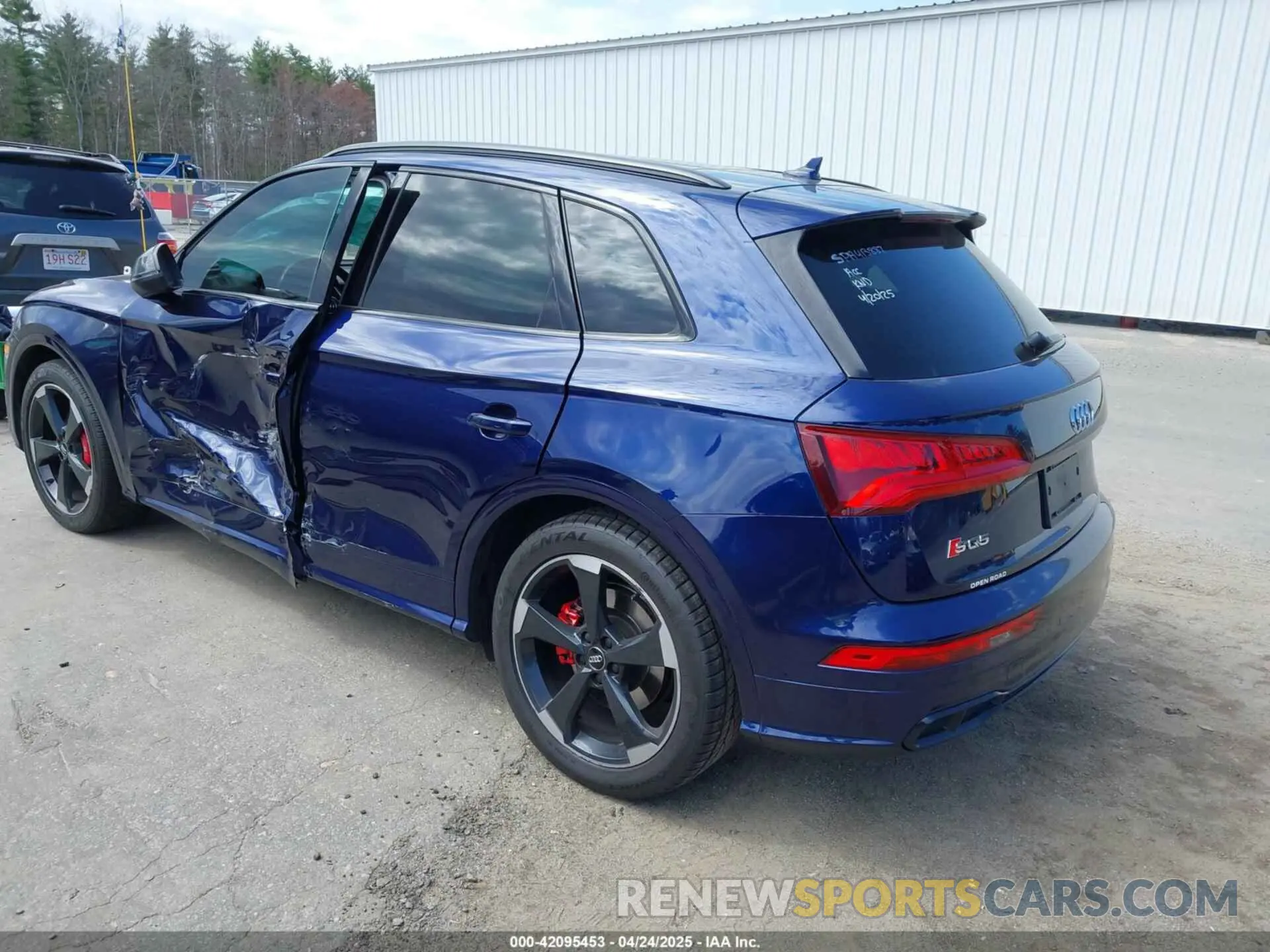 3 Фотография поврежденного автомобиля WA1B4AFY7K2091687 AUDI SQ5 2019