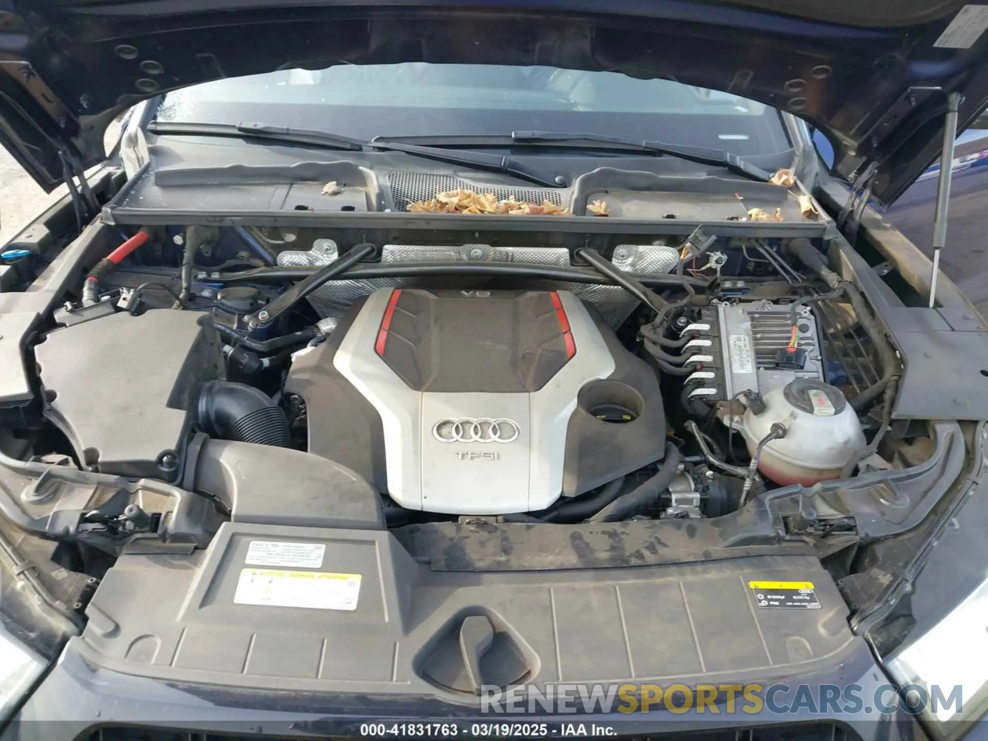 10 Photograph of a damaged car WA1B4AFY7K2118533 AUDI SQ5 2019