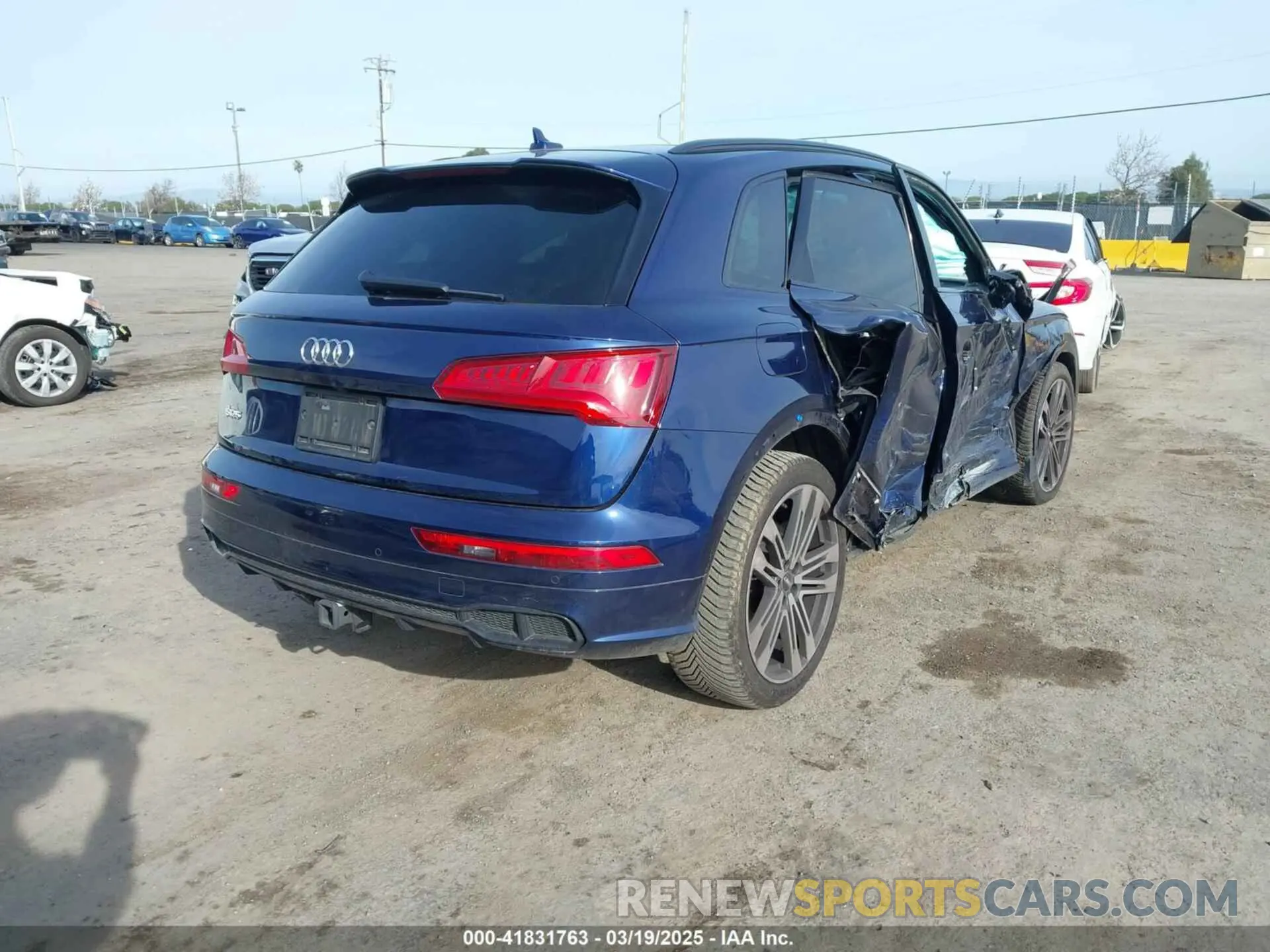 4 Photograph of a damaged car WA1B4AFY7K2118533 AUDI SQ5 2019