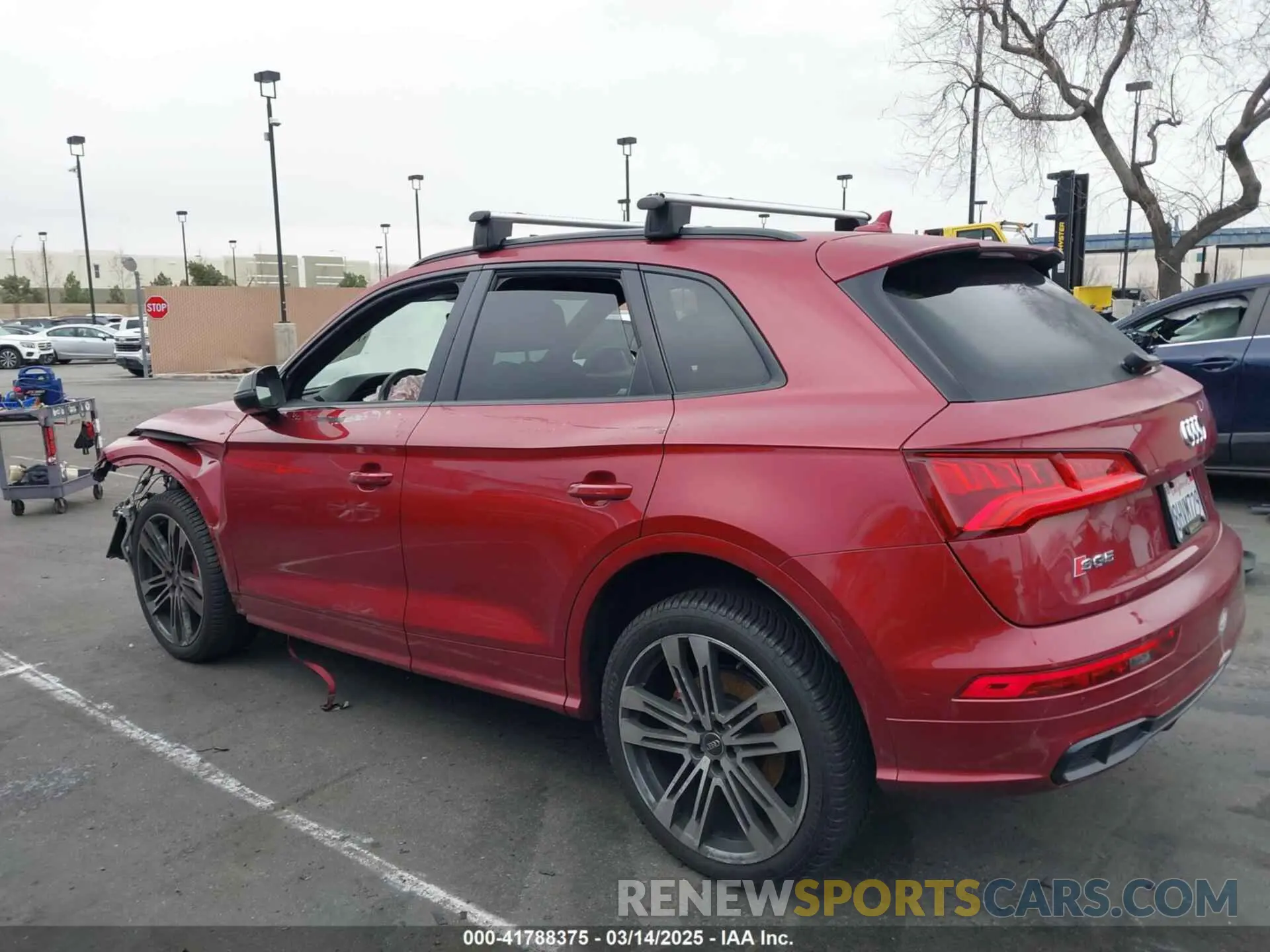 15 Photograph of a damaged car WA1B4AFY8K2004346 AUDI SQ5 2019
