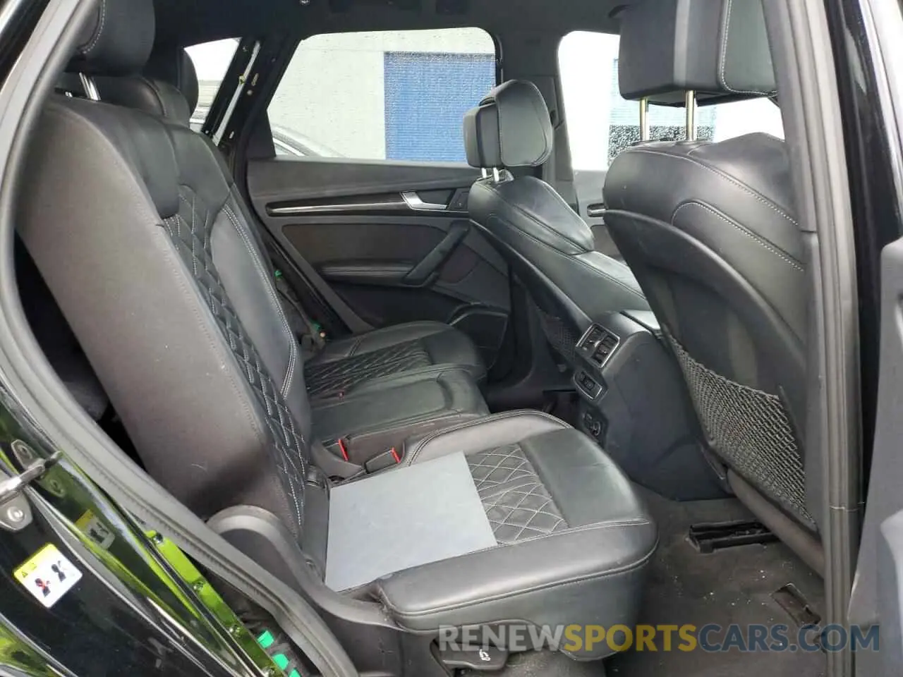 10 Photograph of a damaged car WA1B4AFY8K2022409 AUDI SQ5 2019