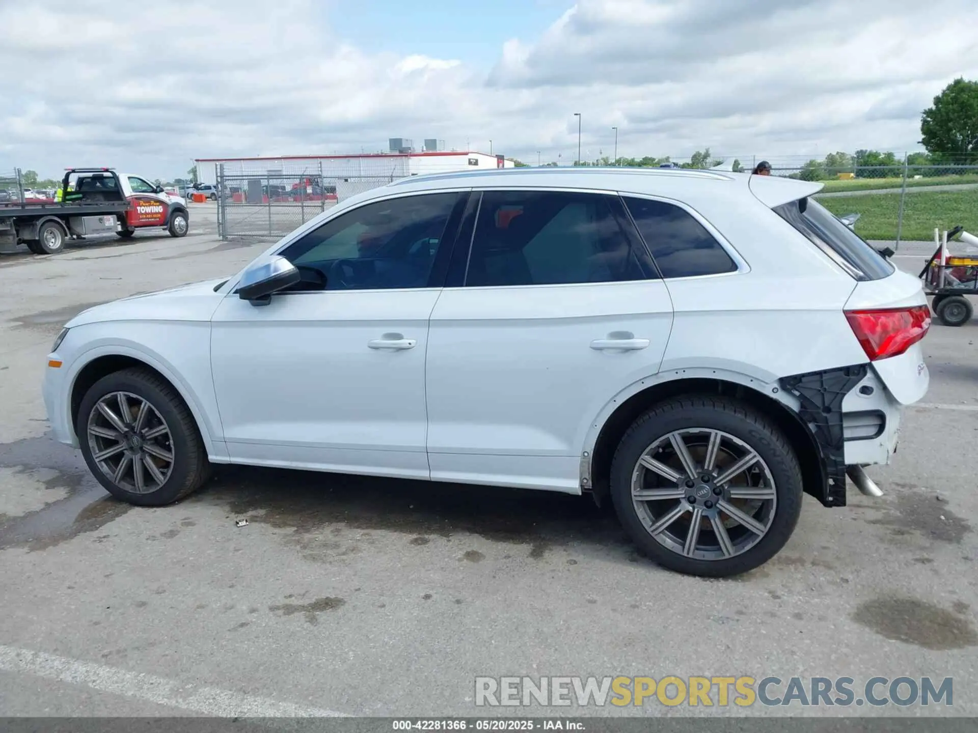 15 Photograph of a damaged car WA1A4AFY9L2004398 AUDI SQ5 2020
